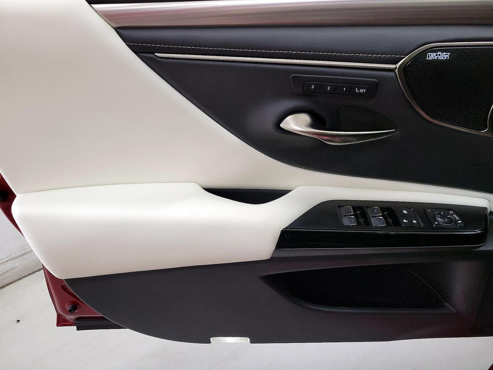 2022 Lexus ES F SPORT - Photo 13