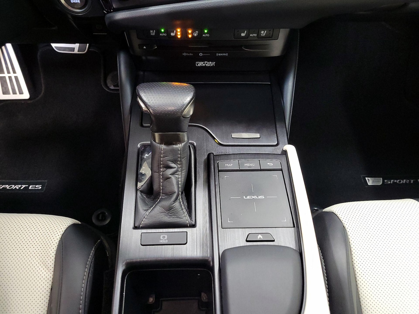 2022 Lexus ES F SPORT - Photo 18