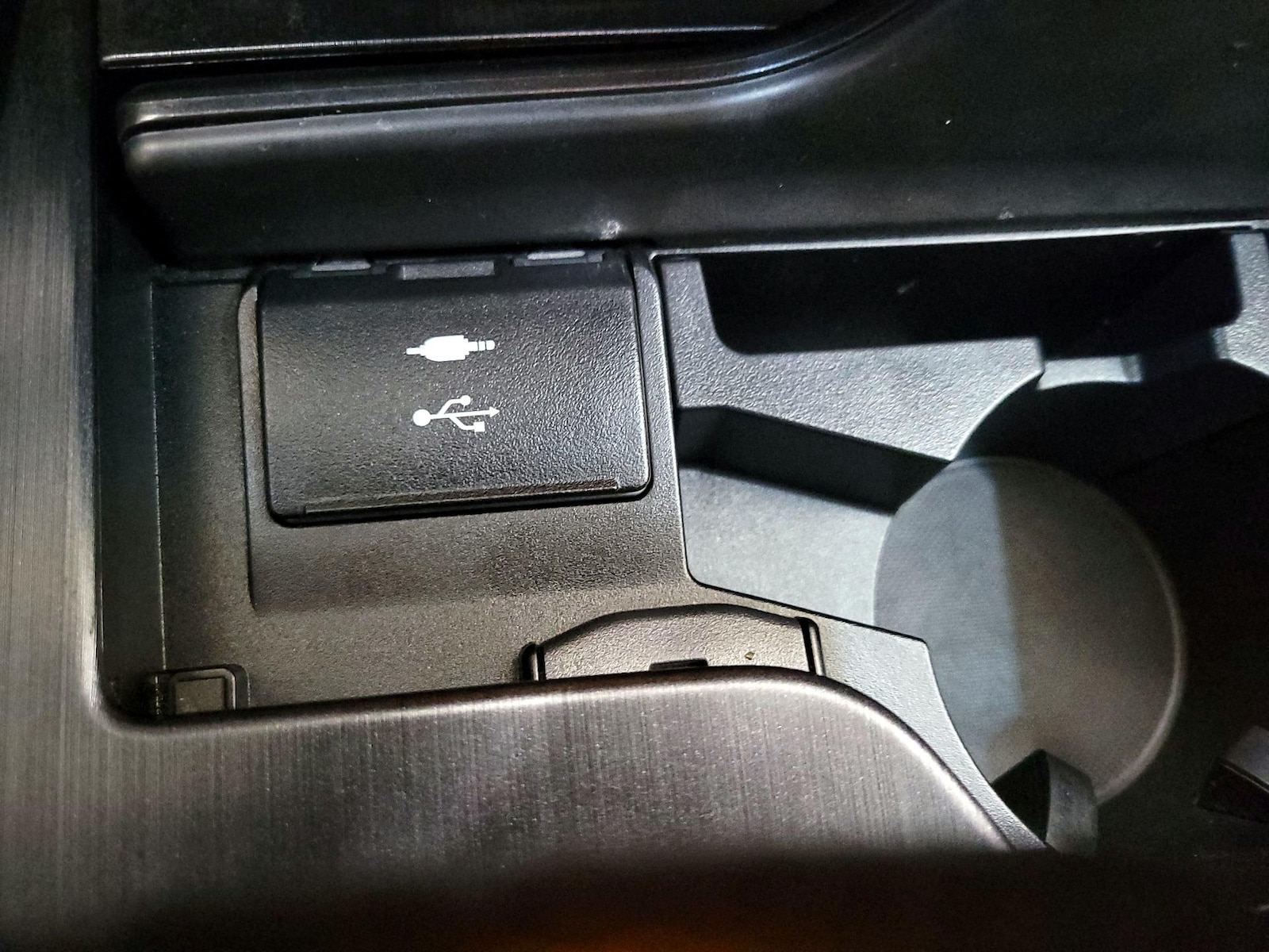 2022 Lexus ES F SPORT - Photo 19