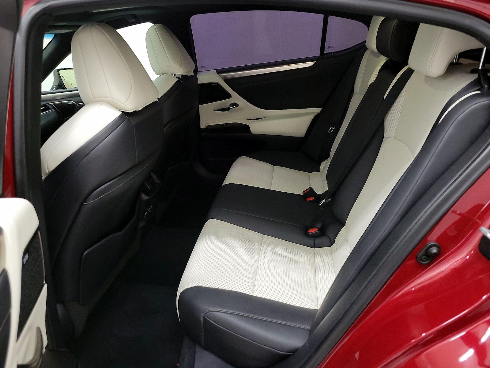 2022 Lexus ES F SPORT - Photo 21