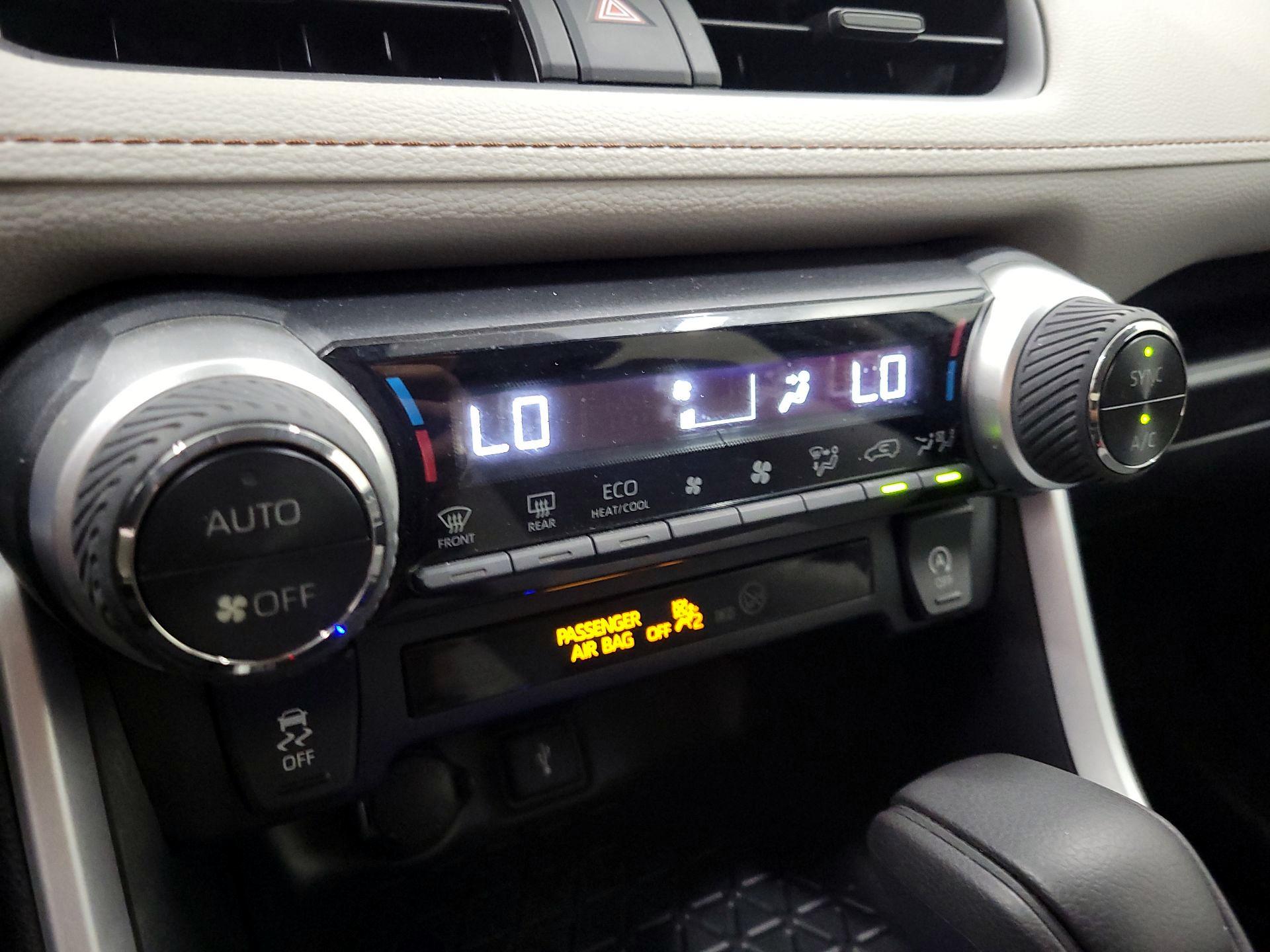 Thumbnail: 2021 Toyota RAV4 - 16