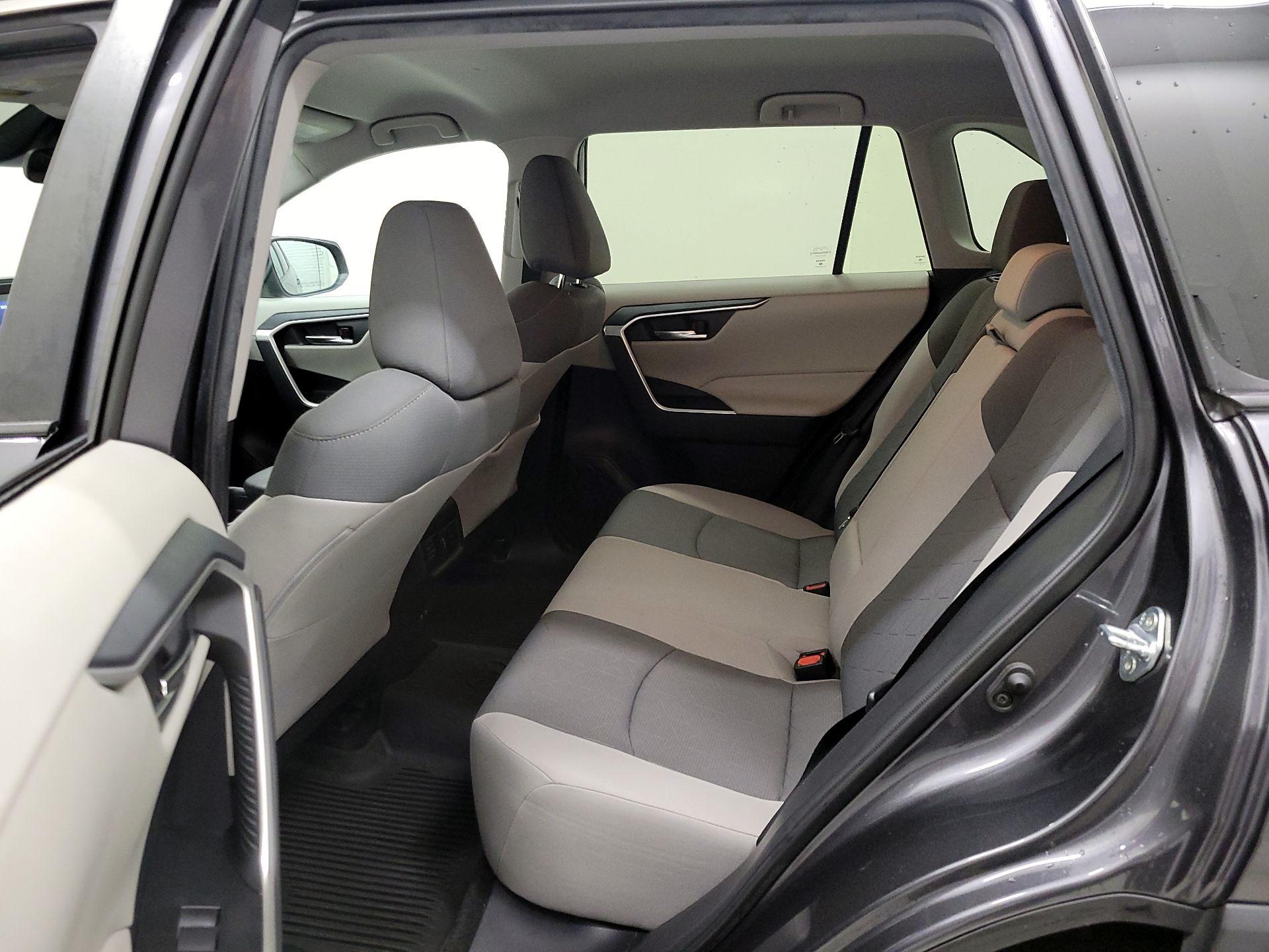 Thumbnail: 2021 Toyota RAV4 - 19