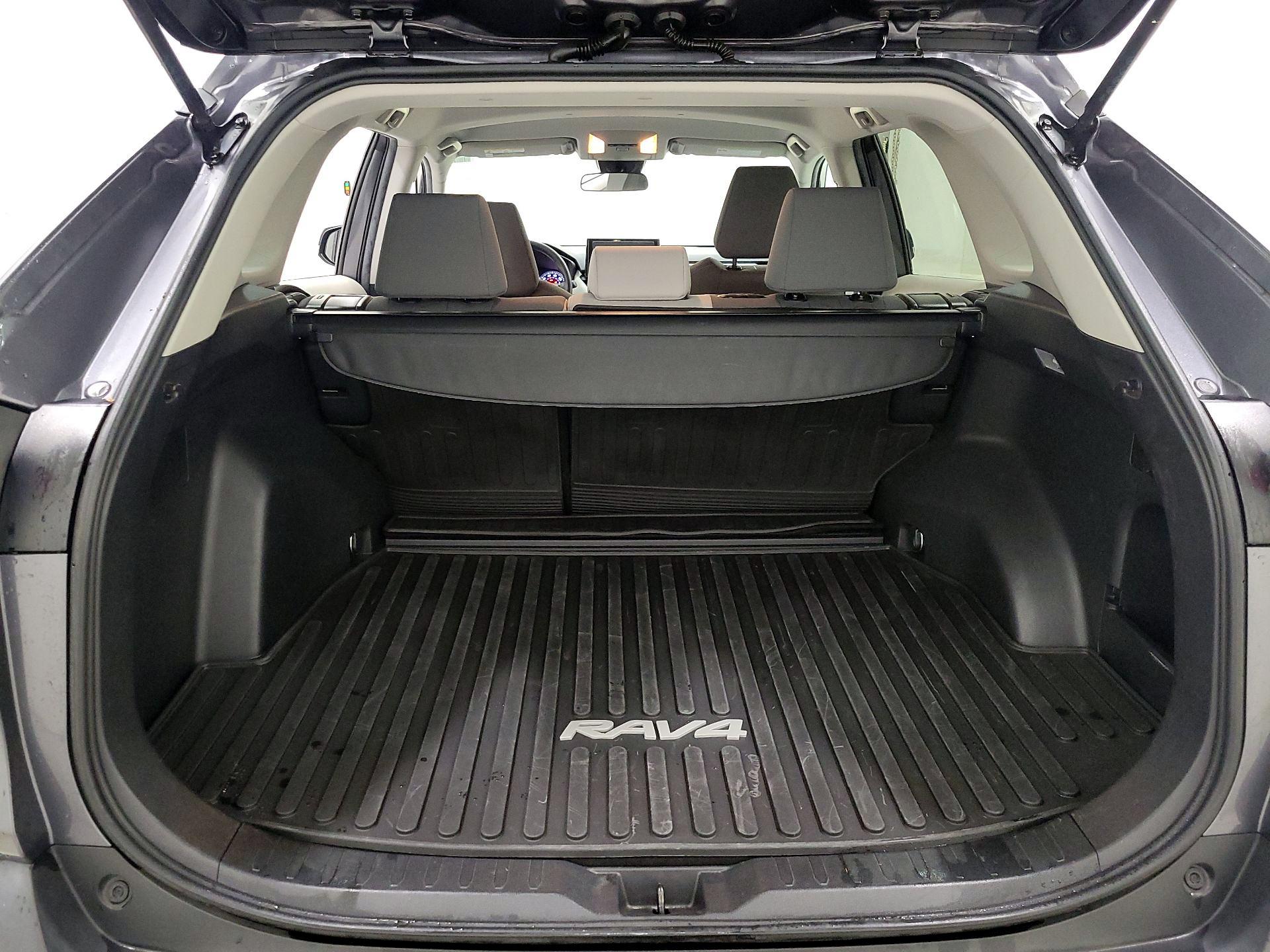 Thumbnail: 2021 Toyota RAV4 - 20