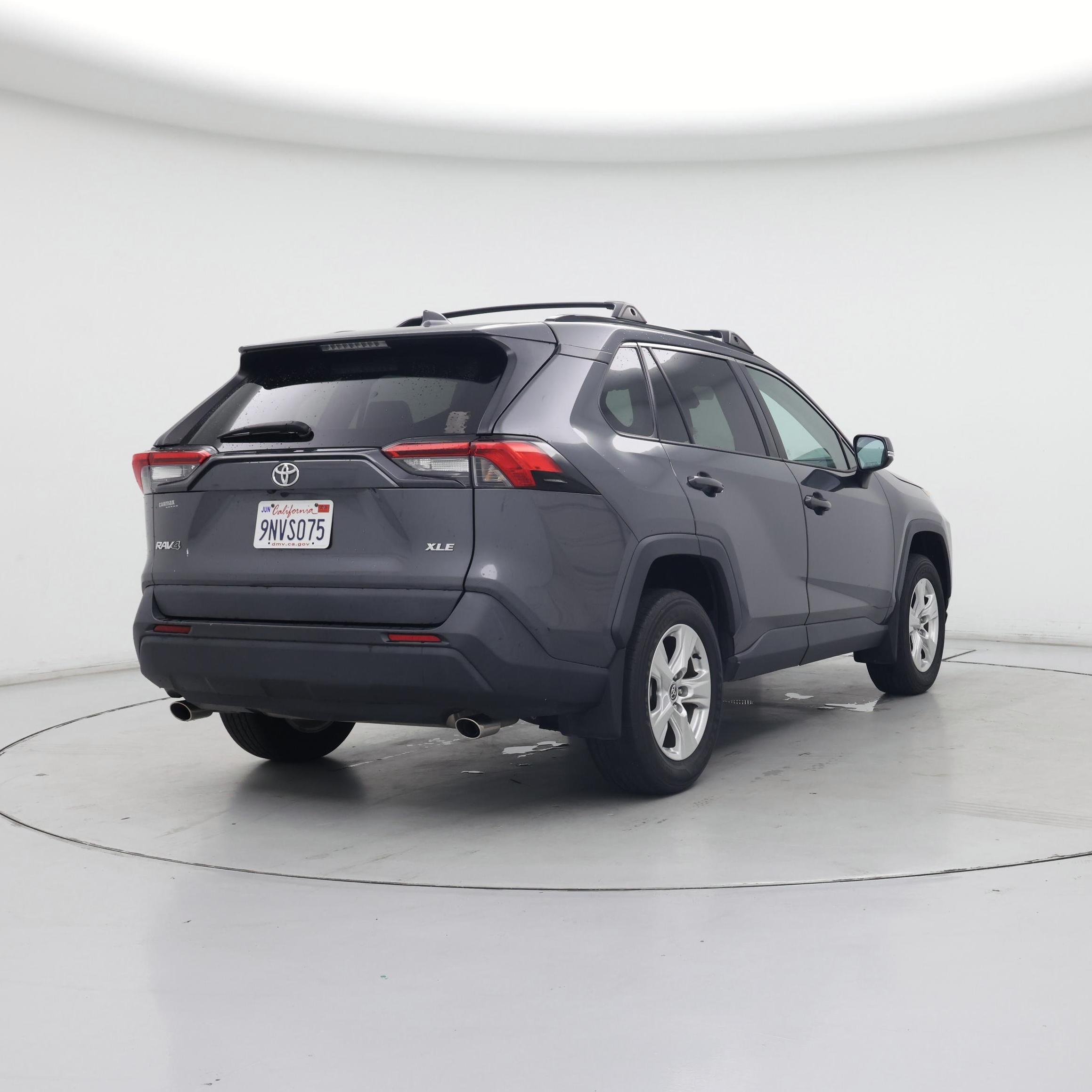 Thumbnail: 2021 Toyota RAV4 - 8
