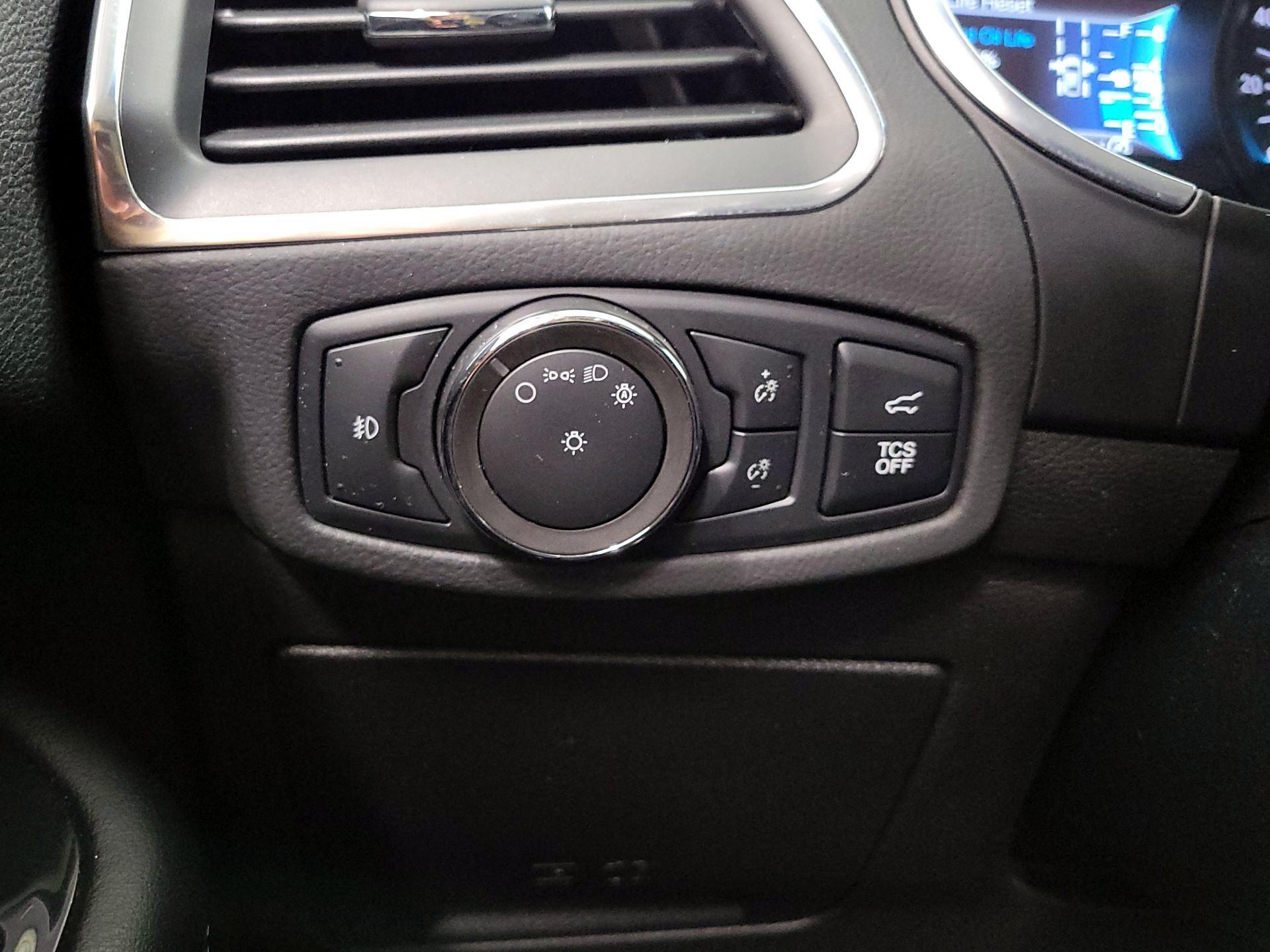 Thumbnail: 2020 Ford Edge - 13