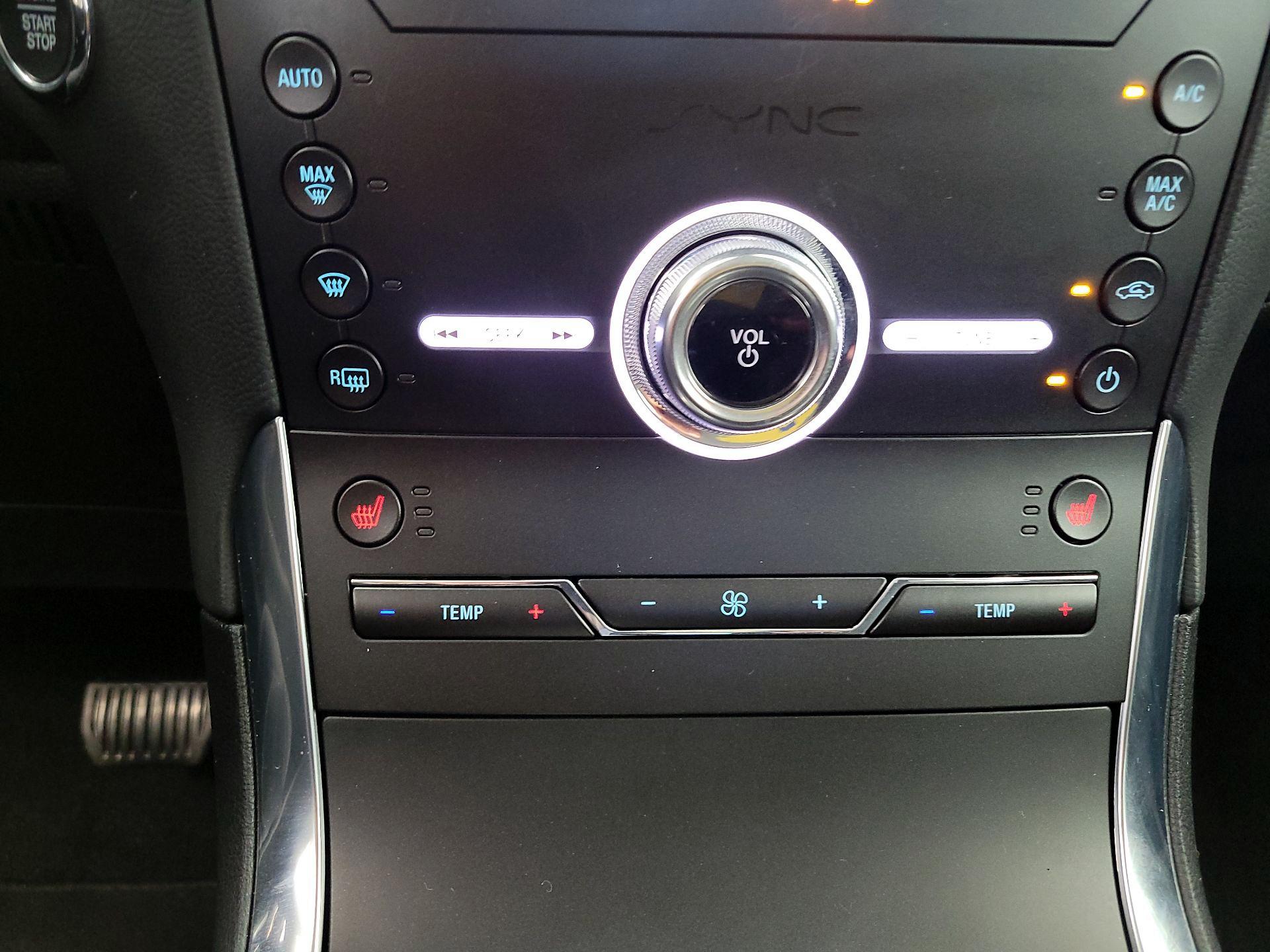 Thumbnail: 2020 Ford Edge - 16