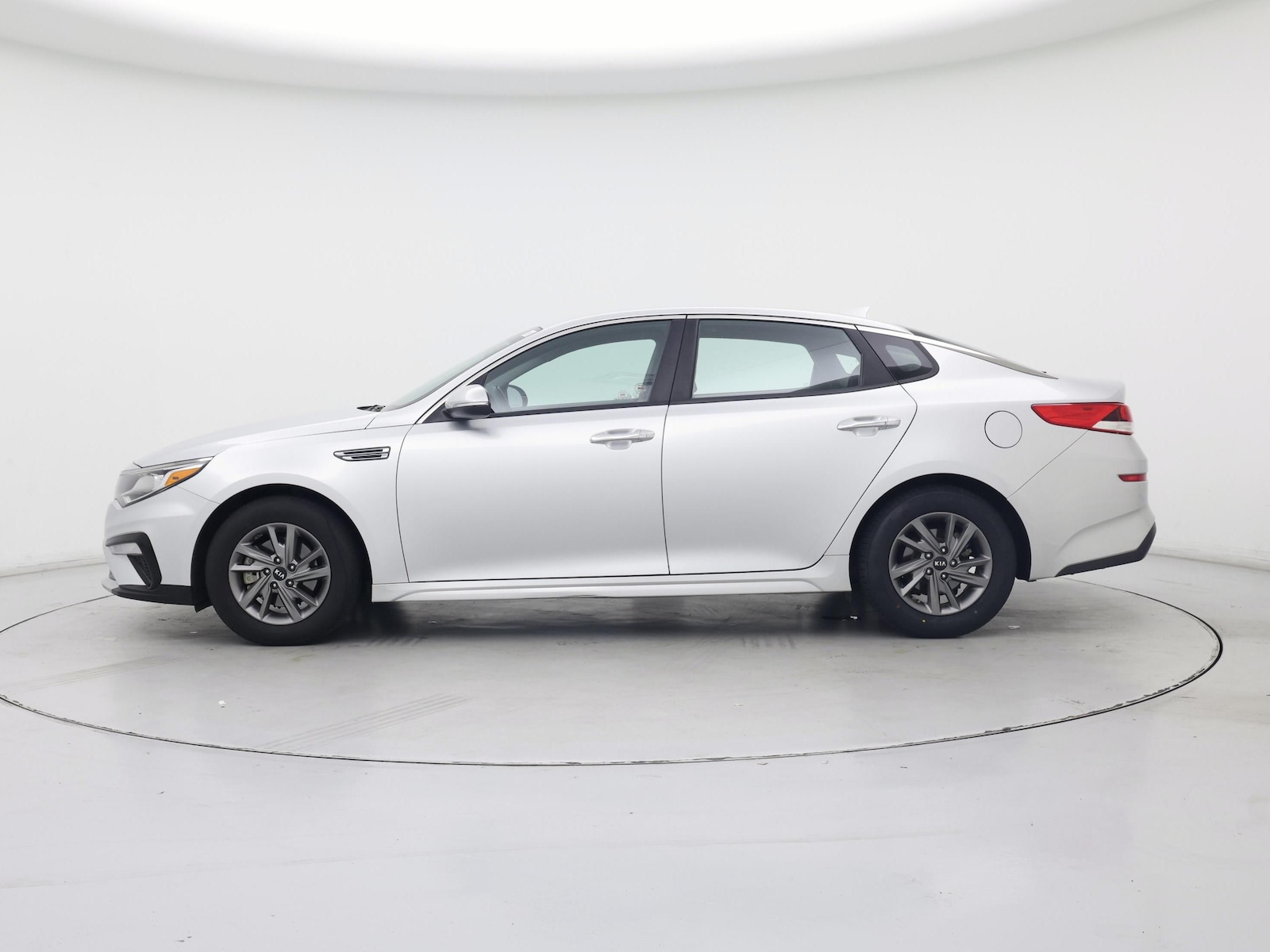 2019 Kia Optima LX - Photo 4