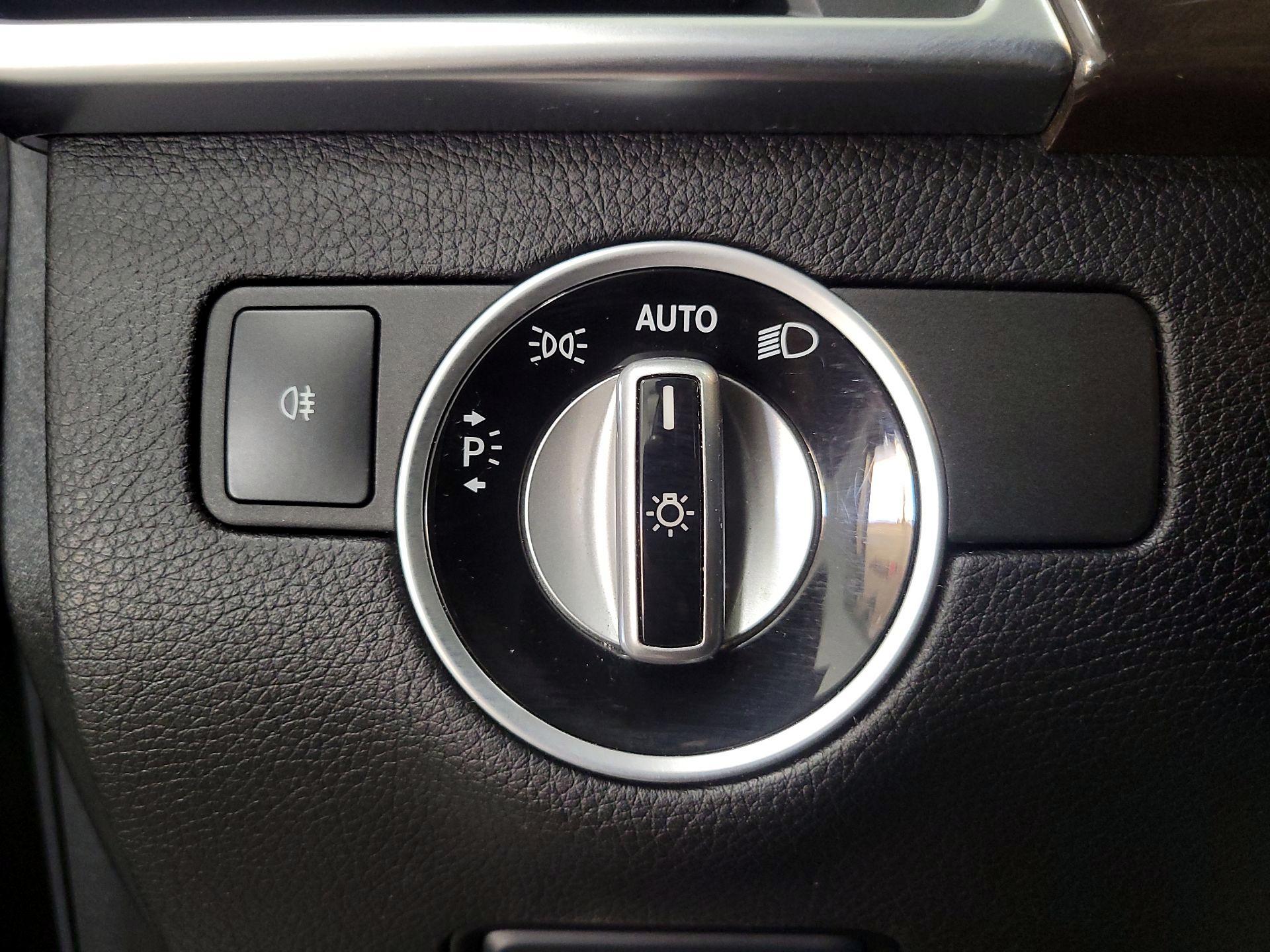Thumbnail: 2015 Mercedes-Benz M-Class - 13