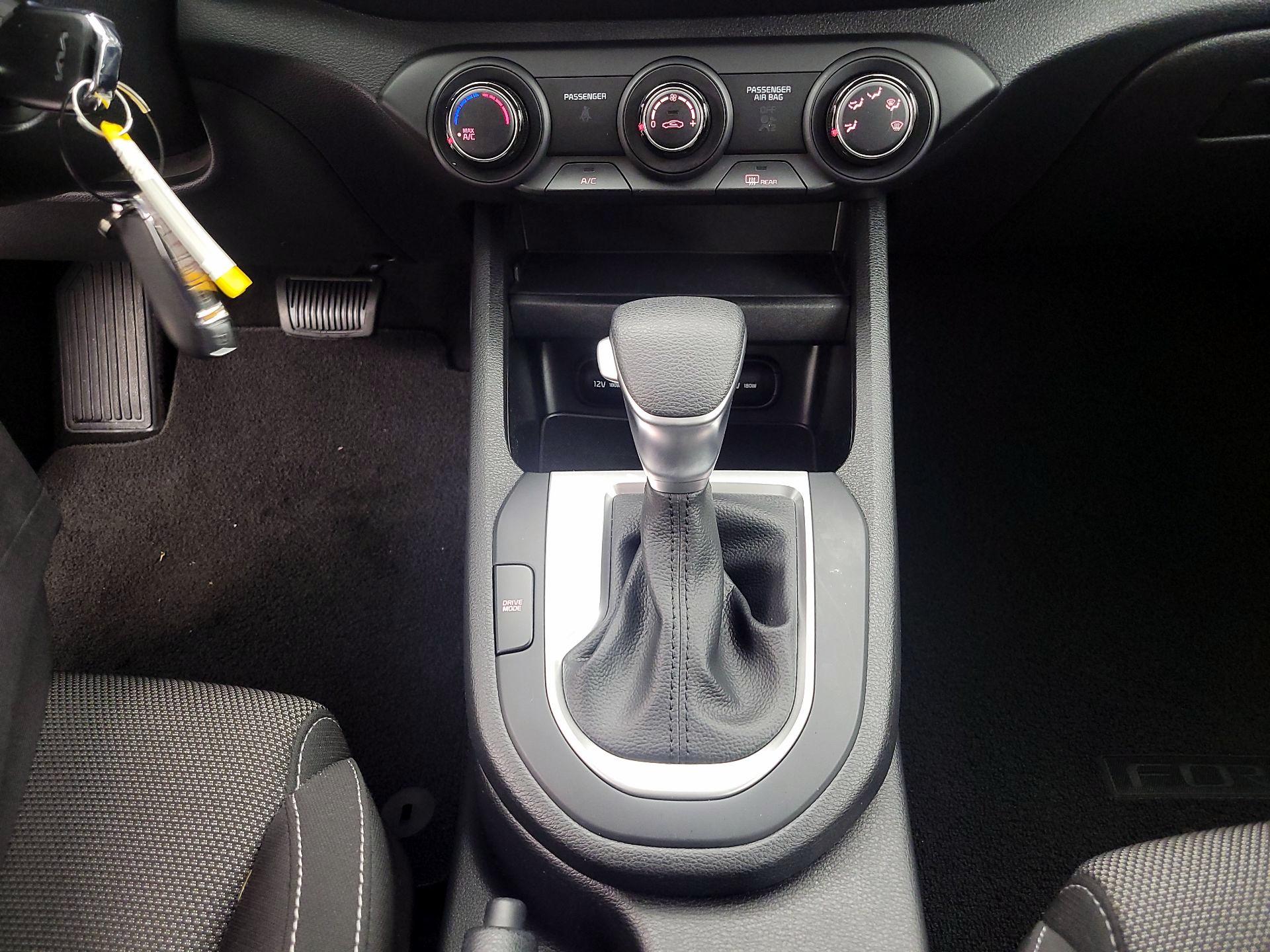 Thumbnail: 2023 Kia Forte - 15