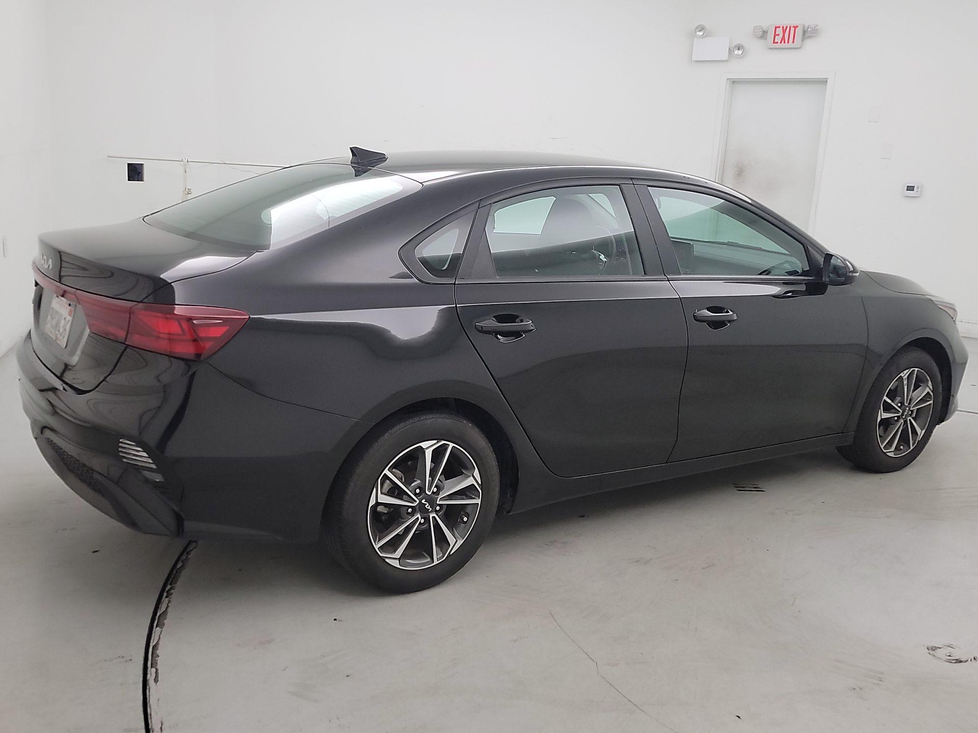 Thumbnail: 2023 Kia Forte - 5