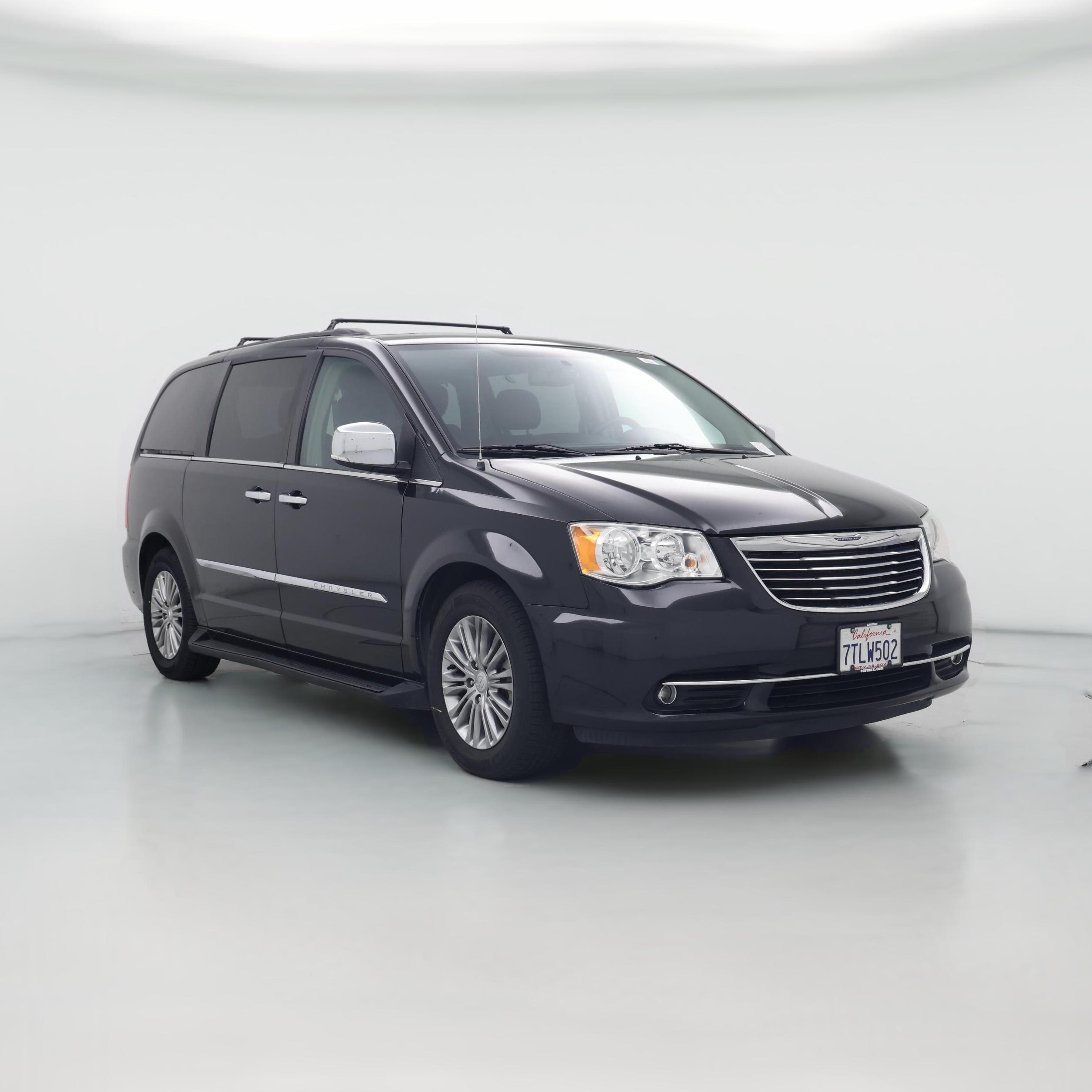 Thumbnail: 2016 Chrysler Town & Country - 1