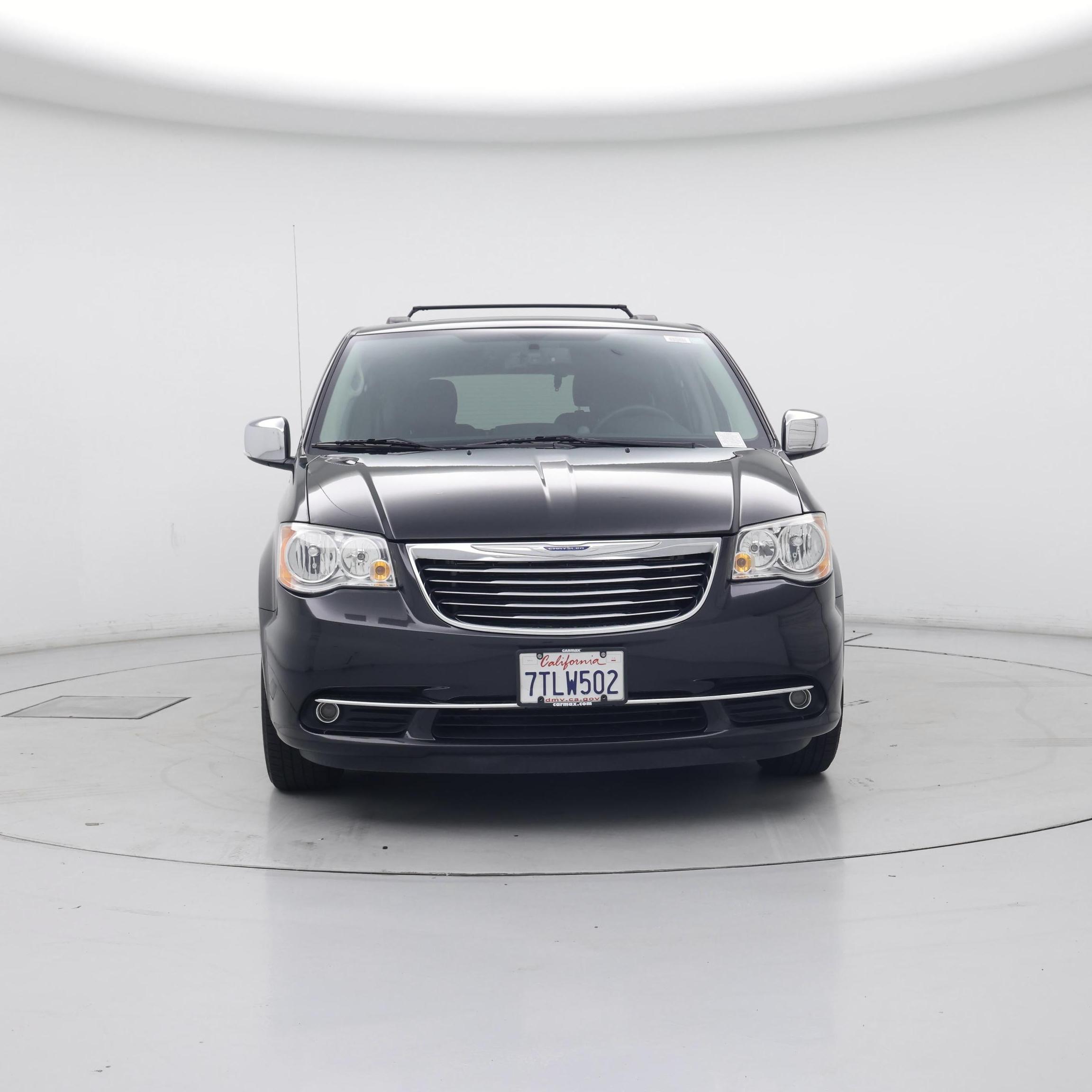 Thumbnail: 2016 Chrysler Town & Country - 5