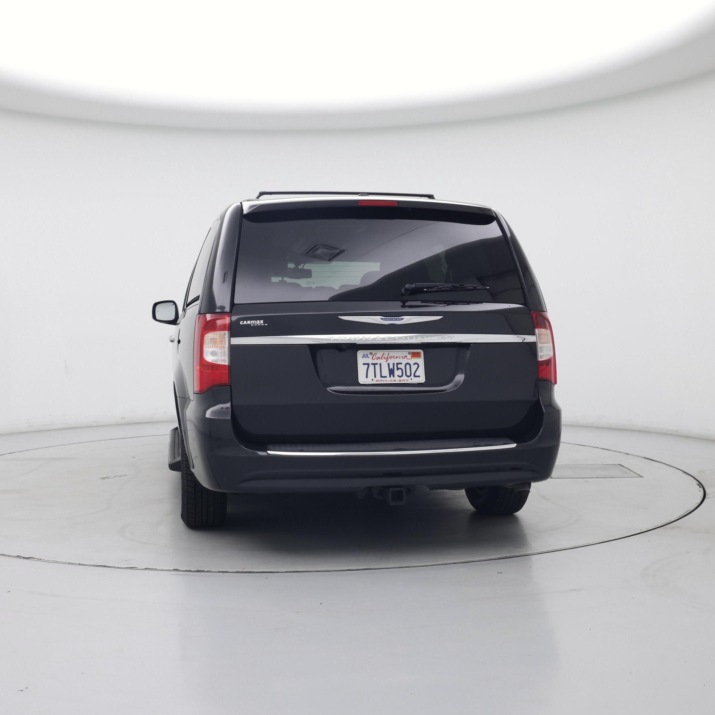Thumbnail: 2016 Chrysler Town & Country - 6
