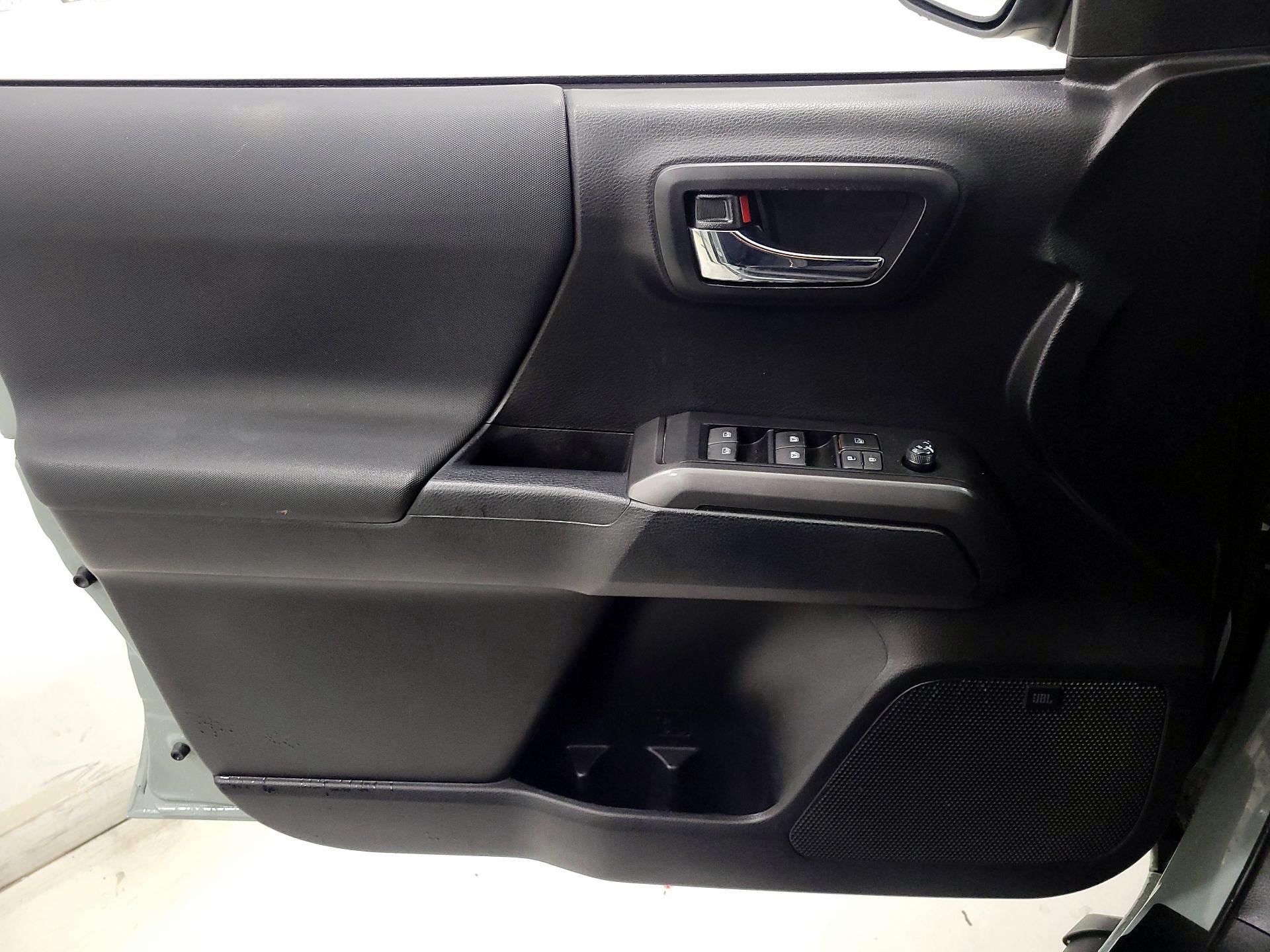 Thumbnail: 2021 Toyota Tacoma - 12