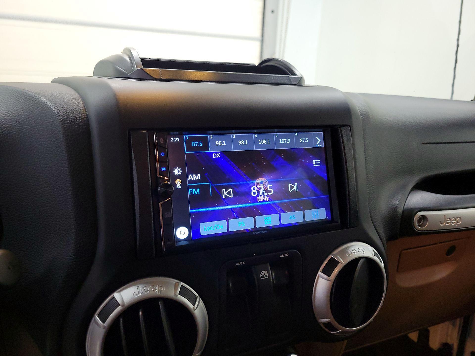 Thumbnail: 2014 Jeep Wrangler - 15