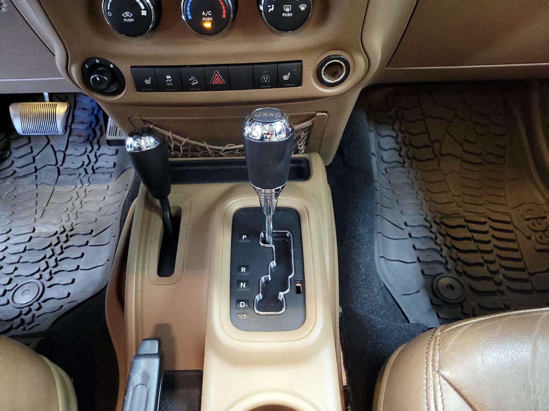 Thumbnail: 2014 Jeep Wrangler - 17