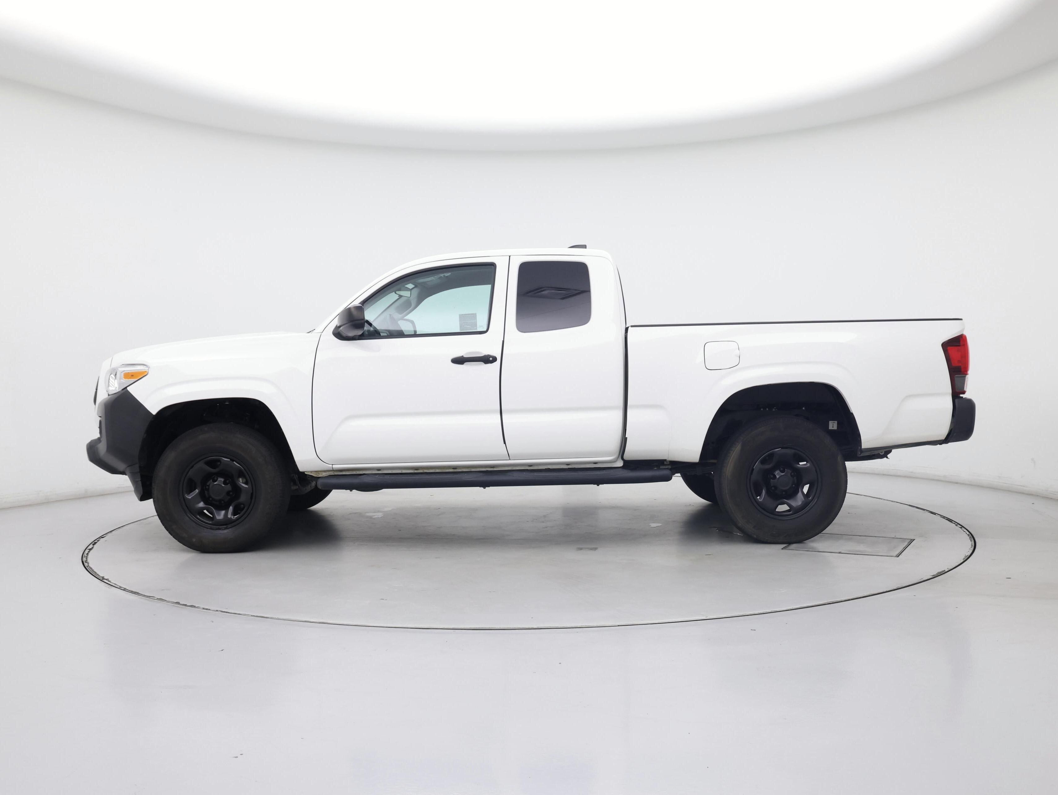 Thumbnail: 2022 Toyota Tacoma - 3