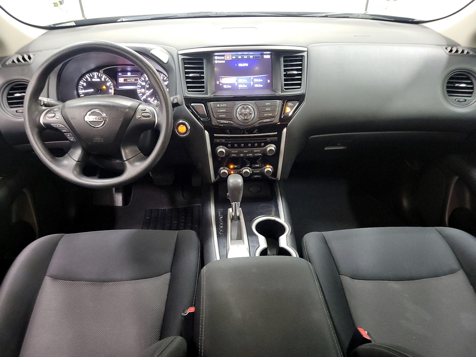 Thumbnail: 2017 Nissan Pathfinder - 9