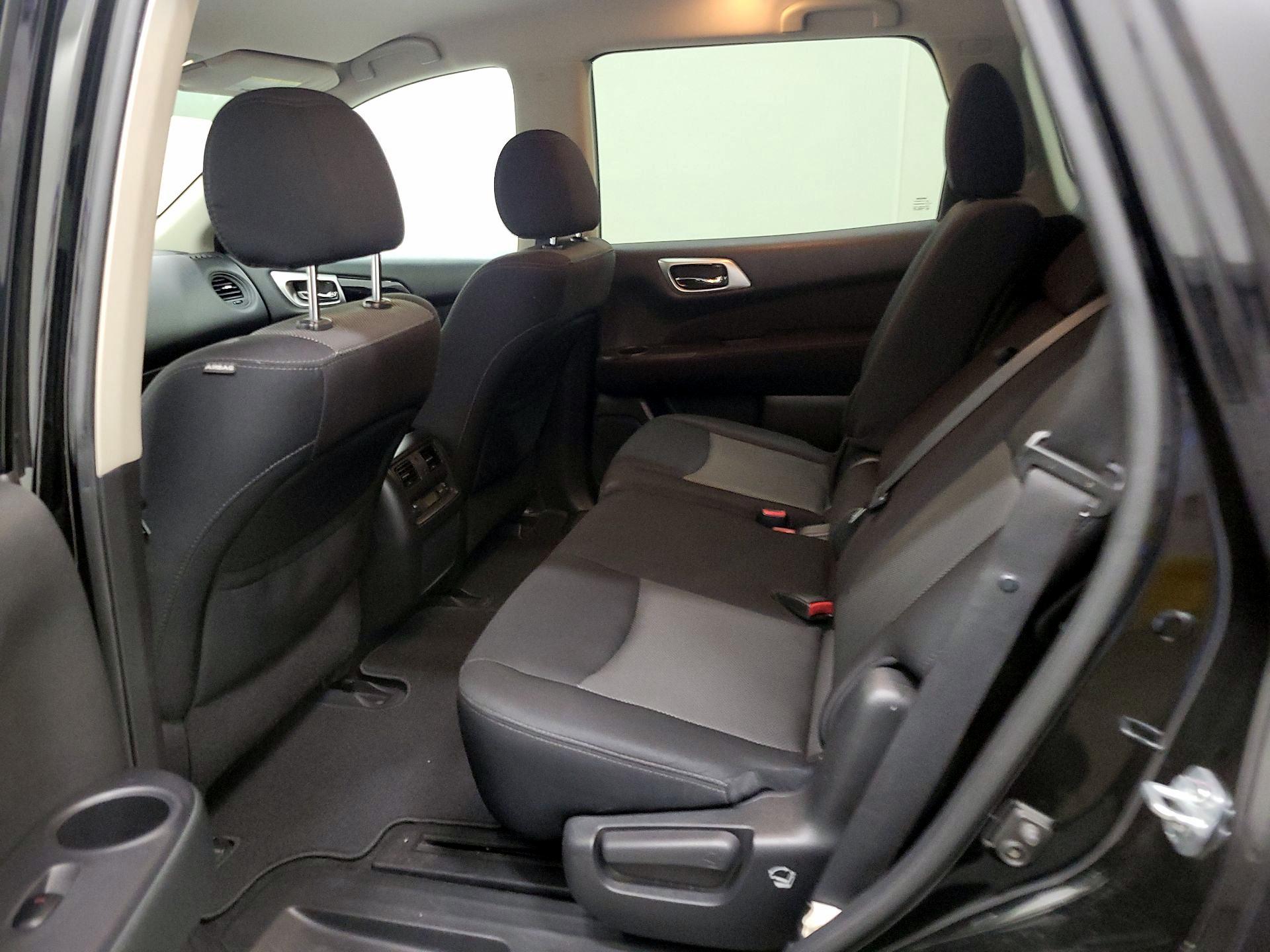 Thumbnail: 2017 Nissan Pathfinder - 19