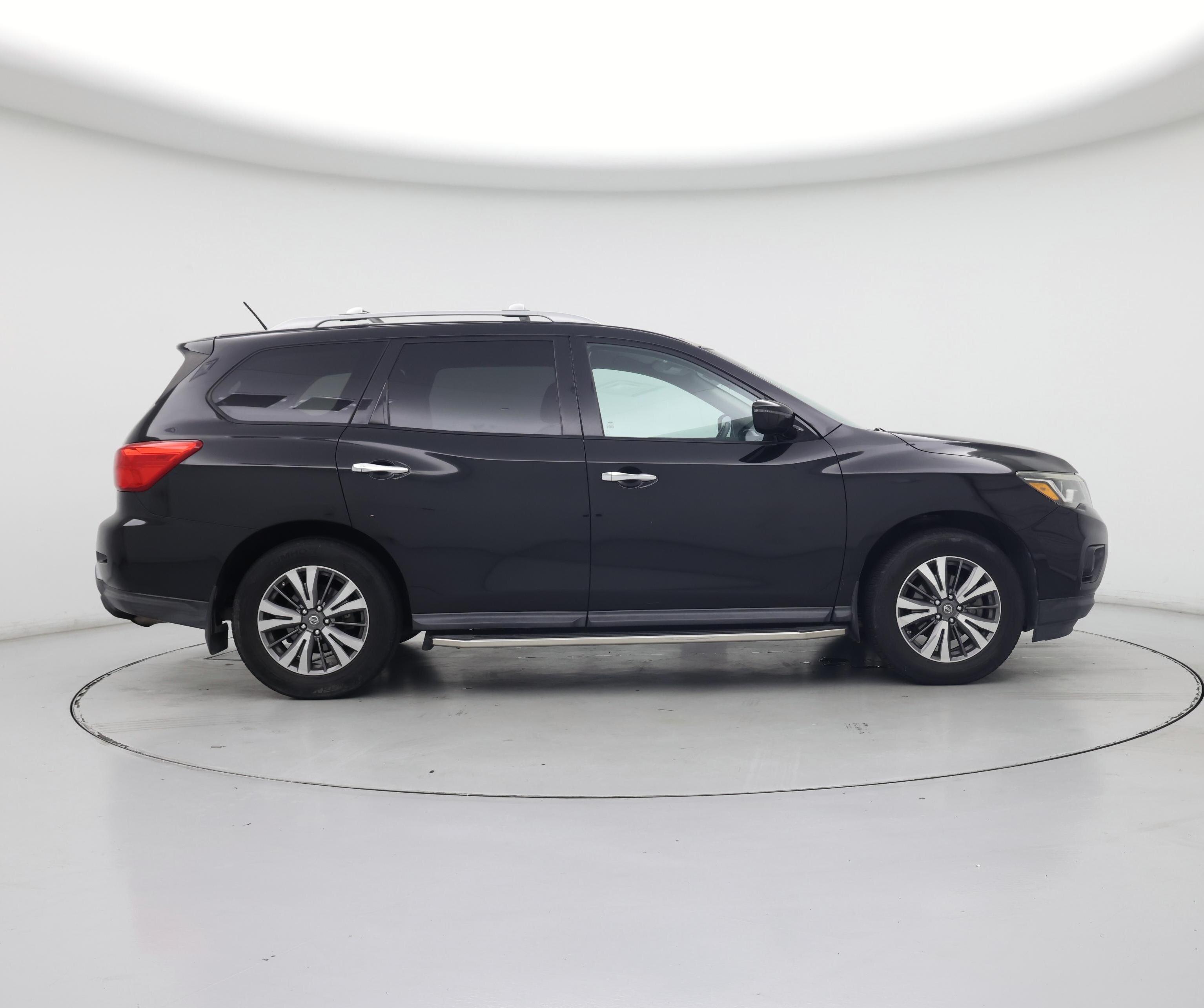 Thumbnail: 2017 Nissan Pathfinder - 7