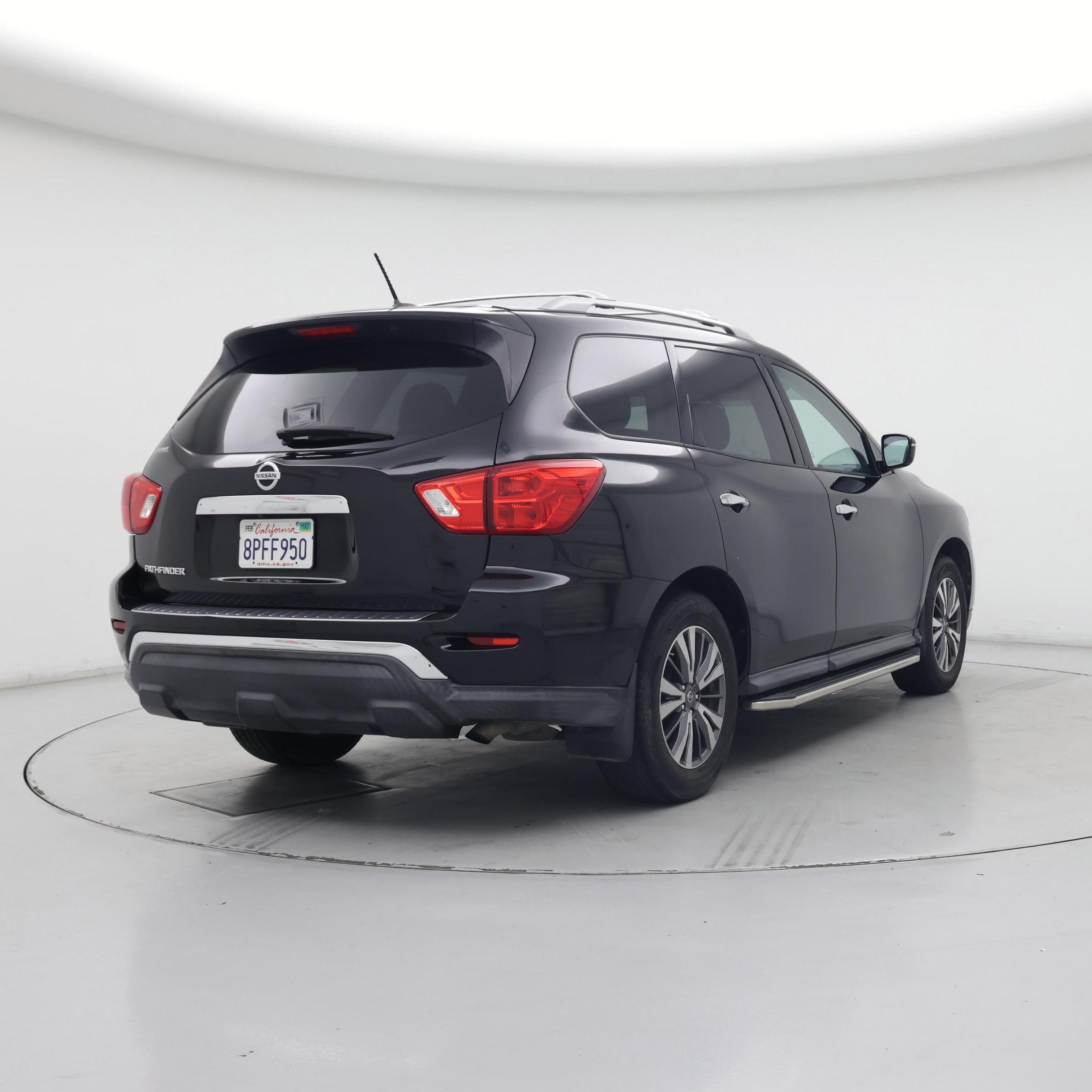 Thumbnail: 2017 Nissan Pathfinder - 8