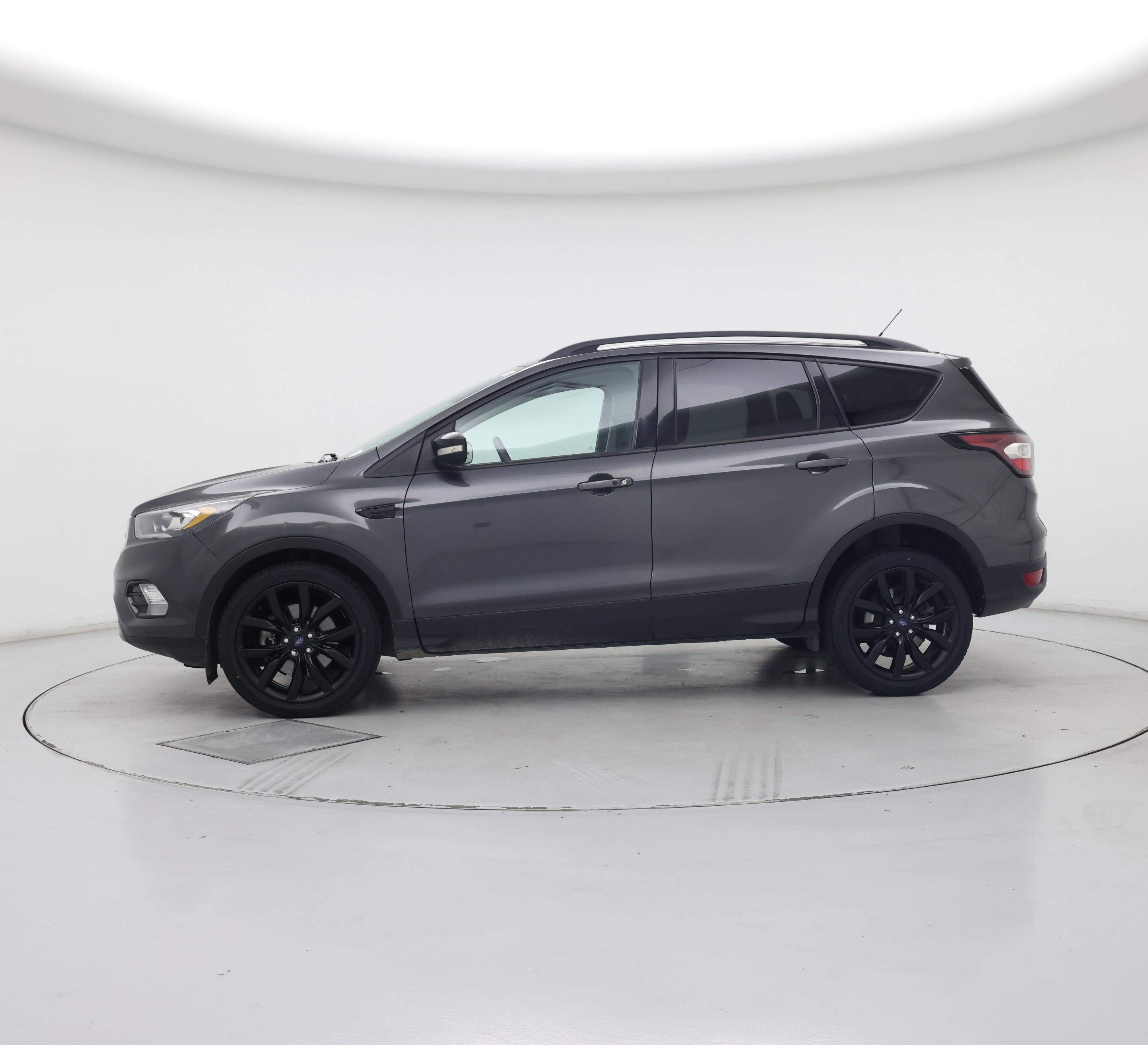 Thumbnail: 2017 Ford Escape - 3