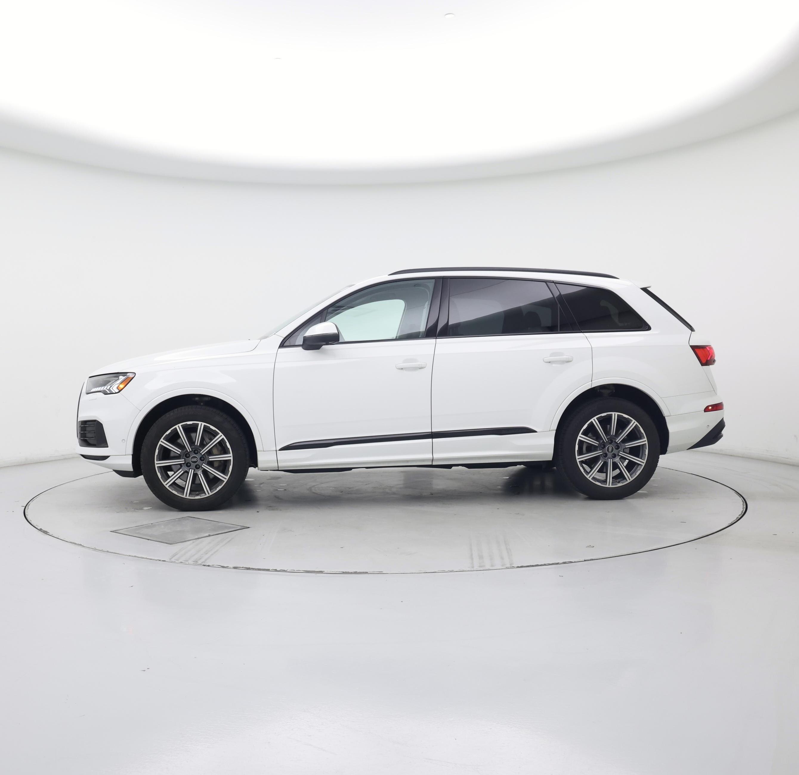 Thumbnail: 2023 Audi Q7 - 3