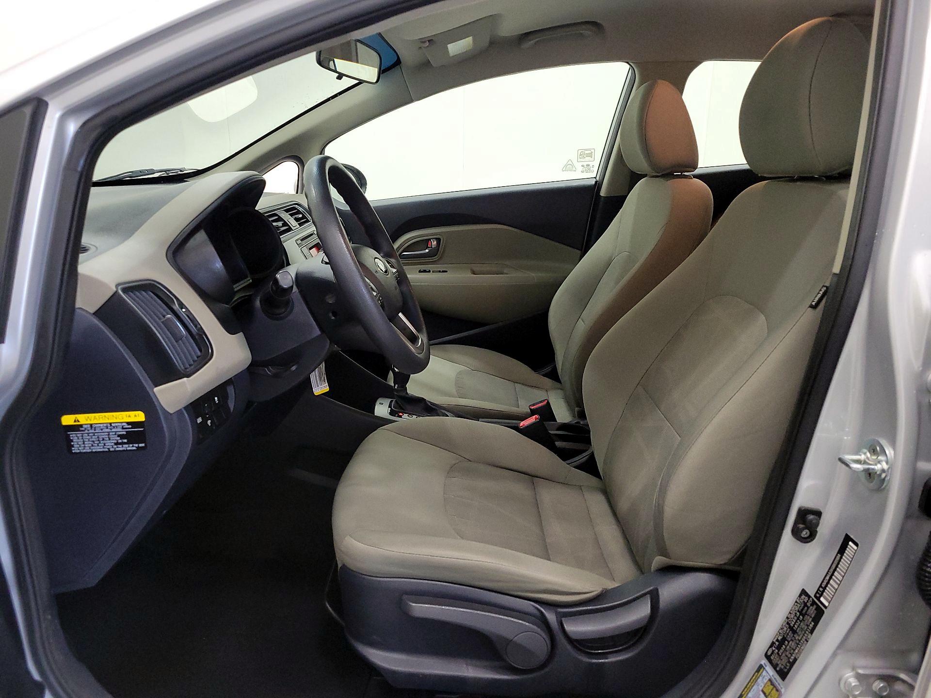 Thumbnail: 2016 Kia Rio - 11