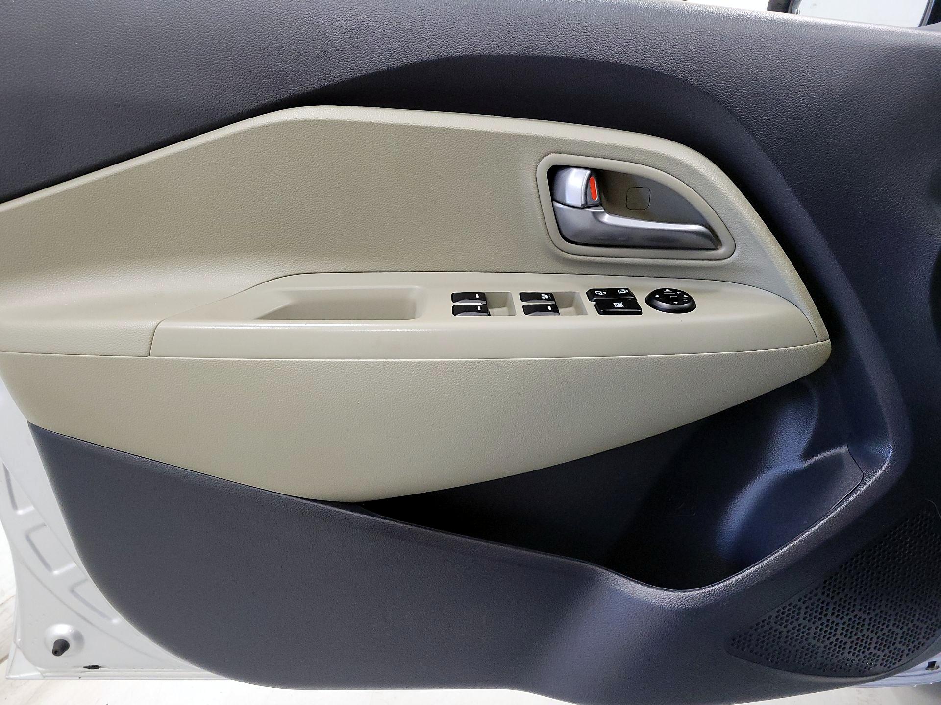 Thumbnail: 2016 Kia Rio - 12