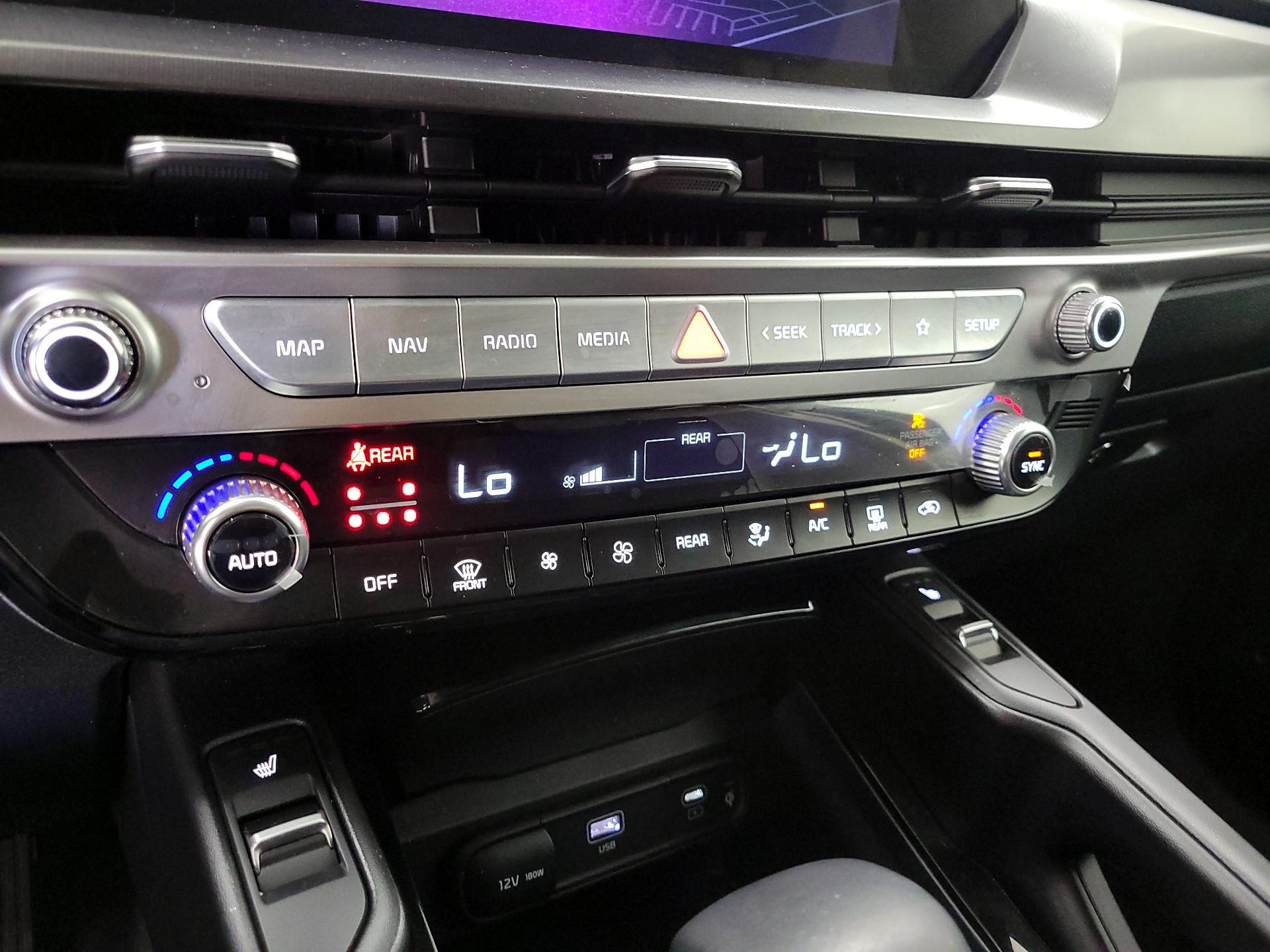 Thumbnail: 2024 Kia Telluride - 17