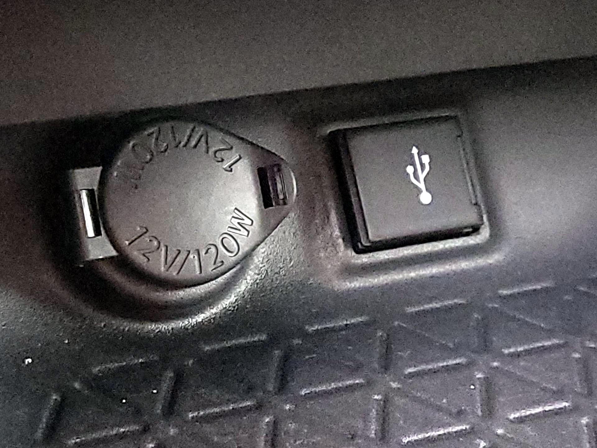 Thumbnail: 2021 Toyota RAV4 - 18