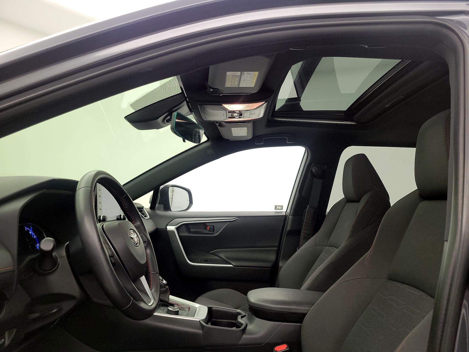 Thumbnail: 2021 Toyota RAV4 - 19