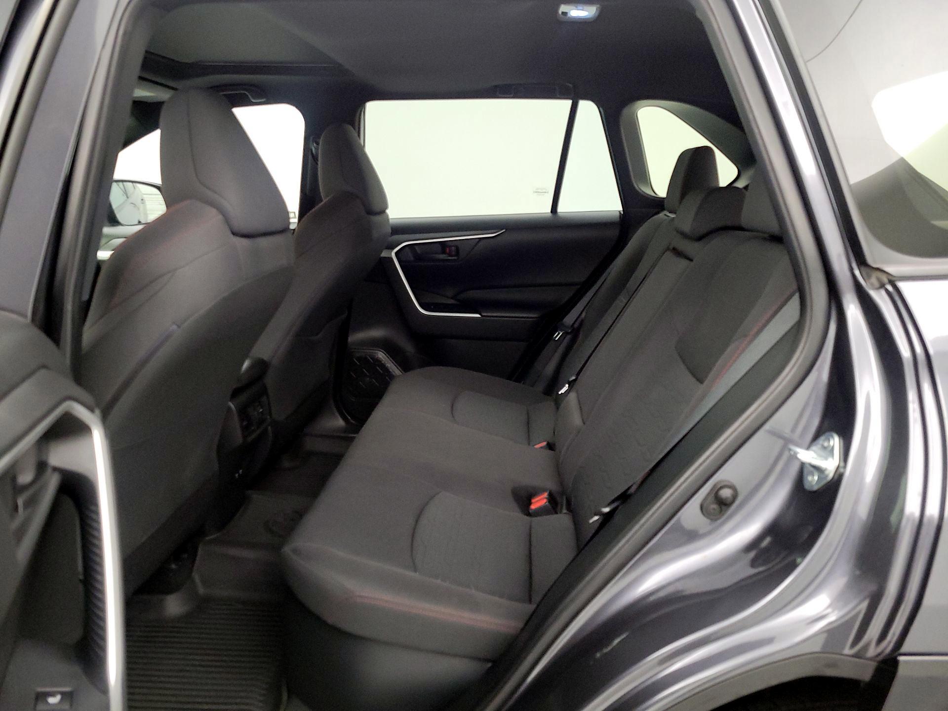 Thumbnail: 2021 Toyota RAV4 - 20