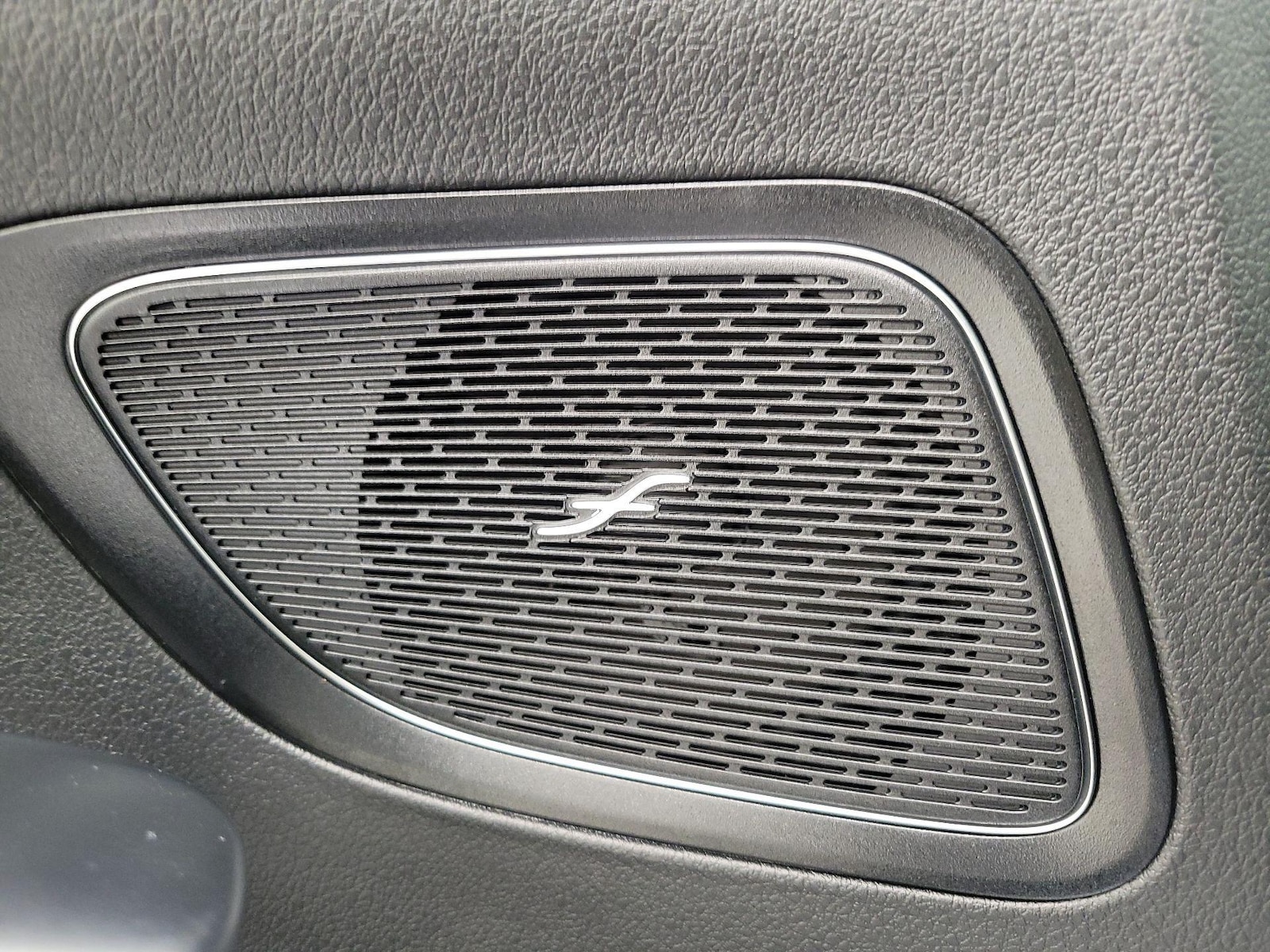 2025 Mercedes-Benz C-Class Sedan AMG C43 - Photo 25