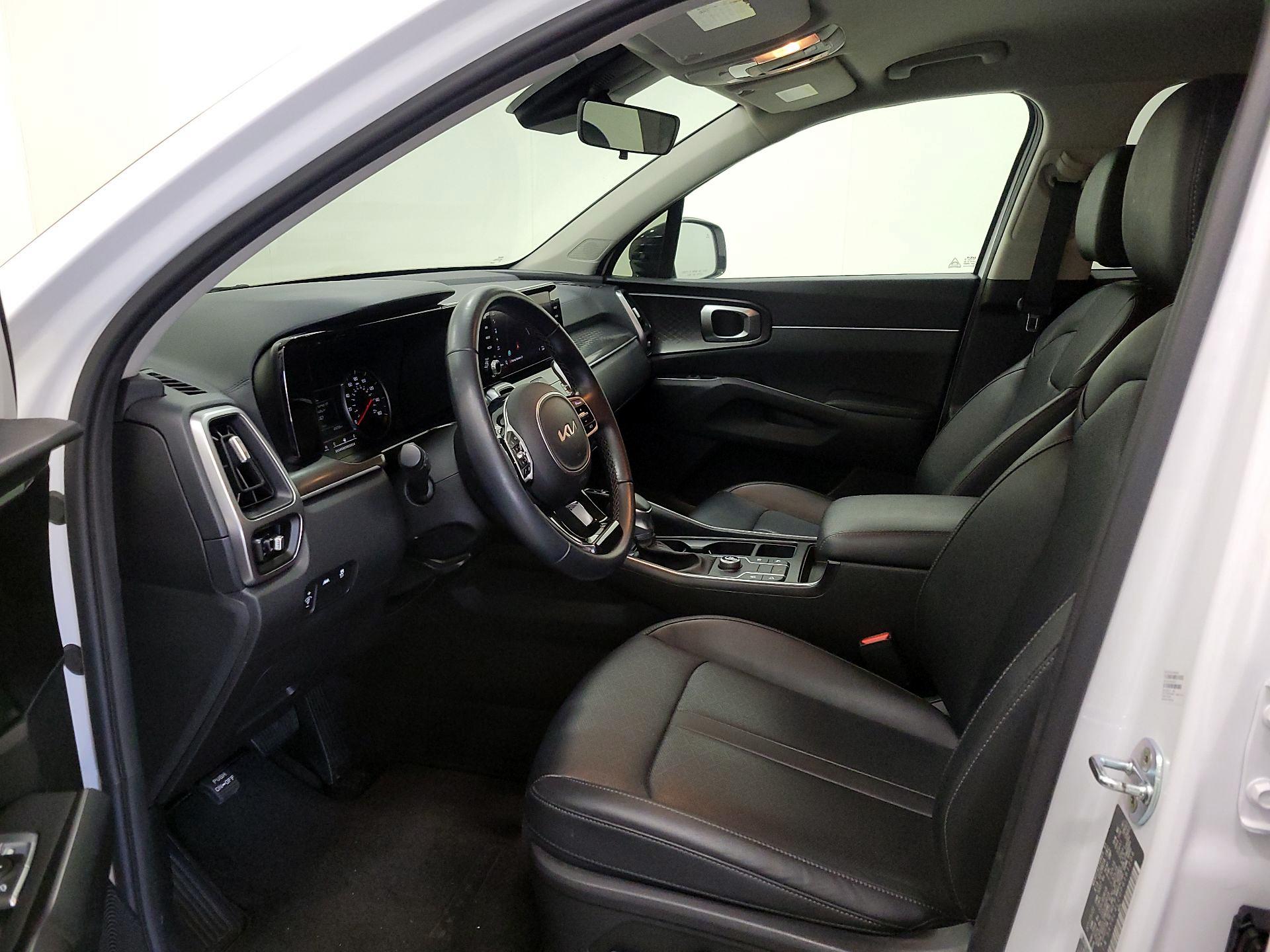 Thumbnail: 2023 Kia Sorento - 11