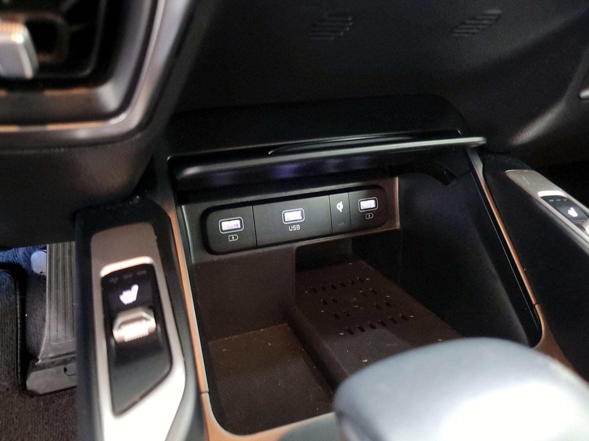 Thumbnail: 2023 Kia Sorento - 19