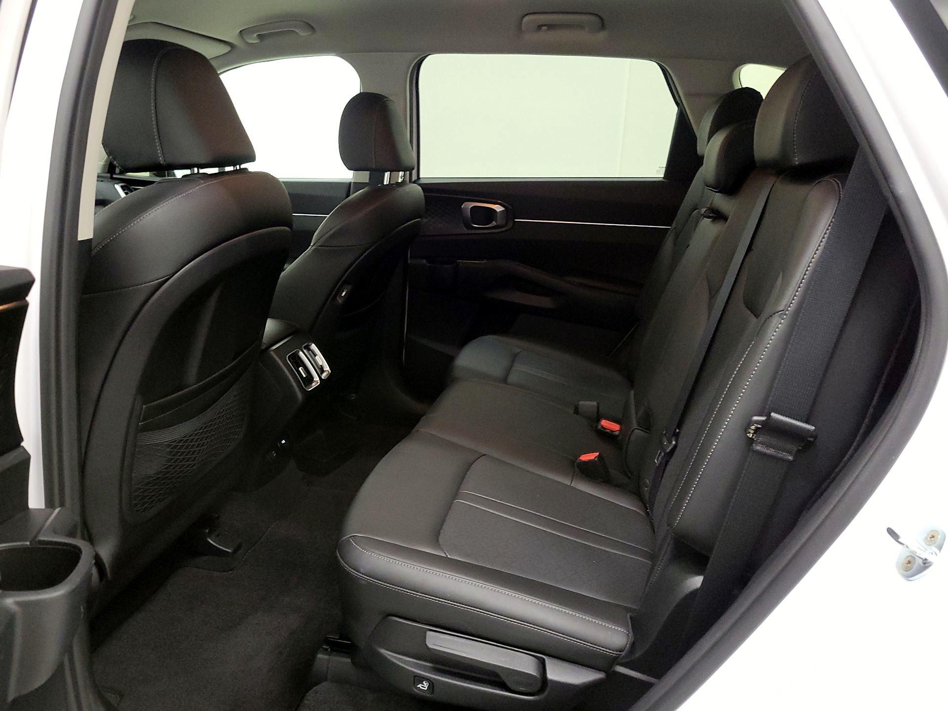 Thumbnail: 2023 Kia Sorento - 20