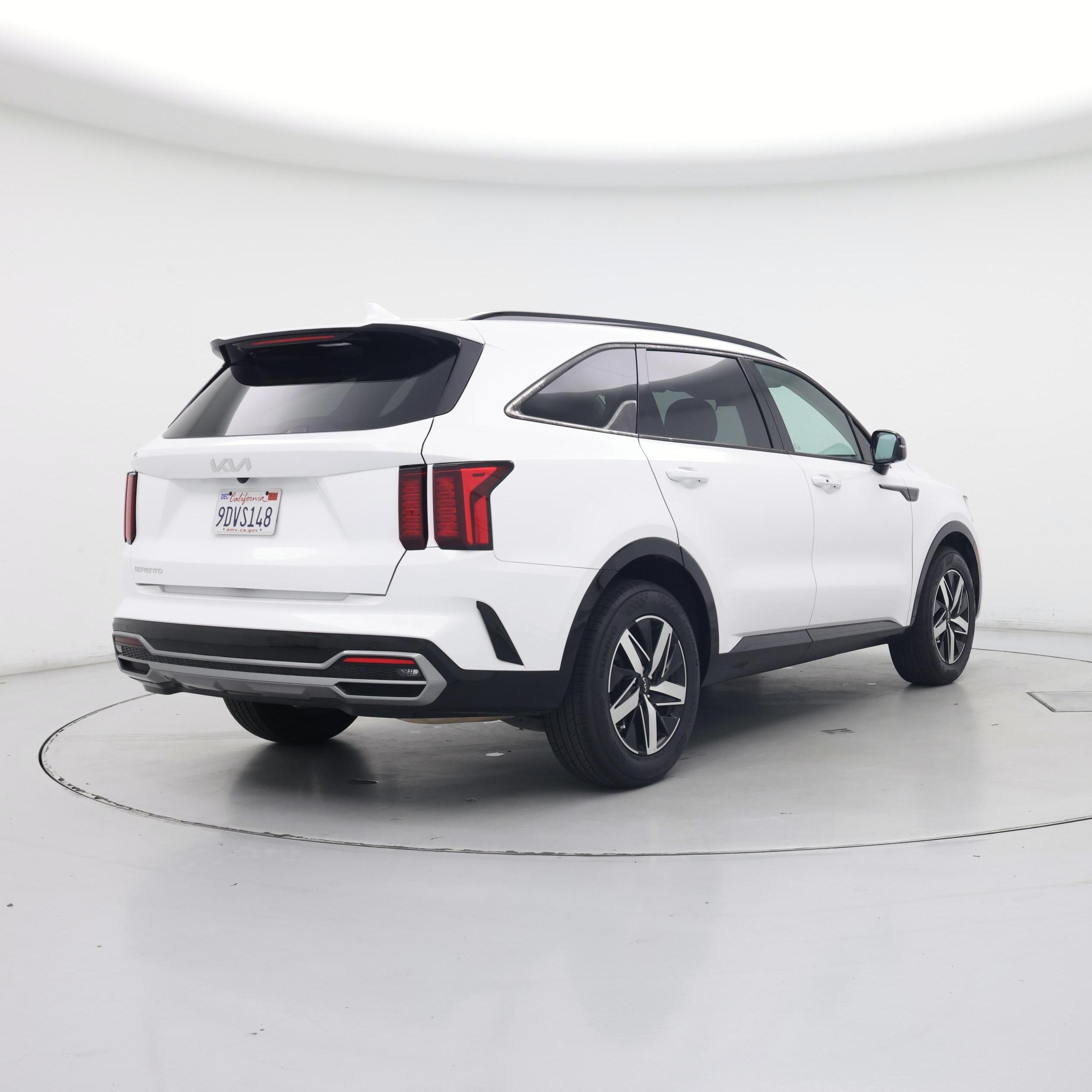 Thumbnail: 2023 Kia Sorento - 8