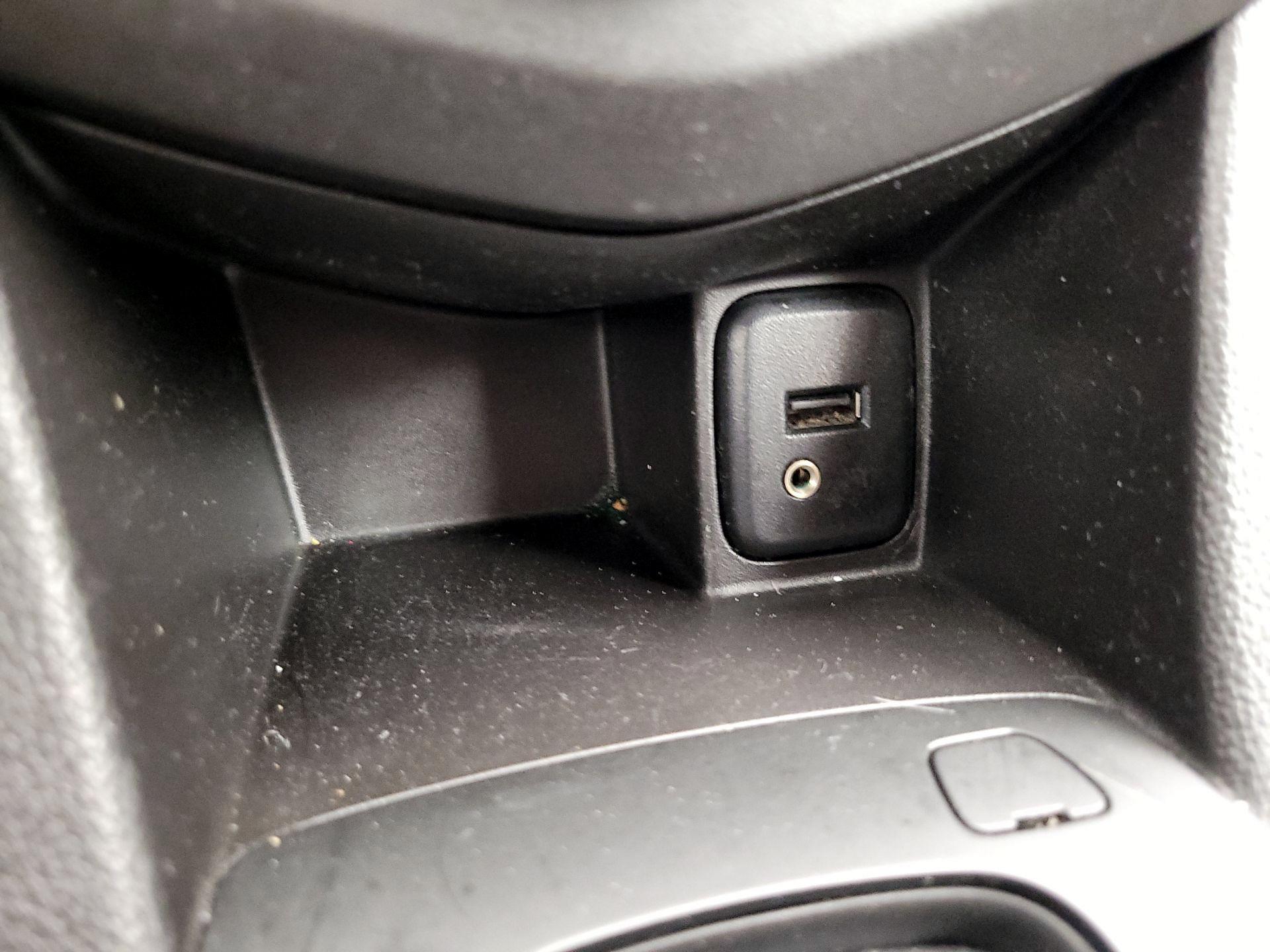Thumbnail: 2017 Chevrolet Sonic - 18