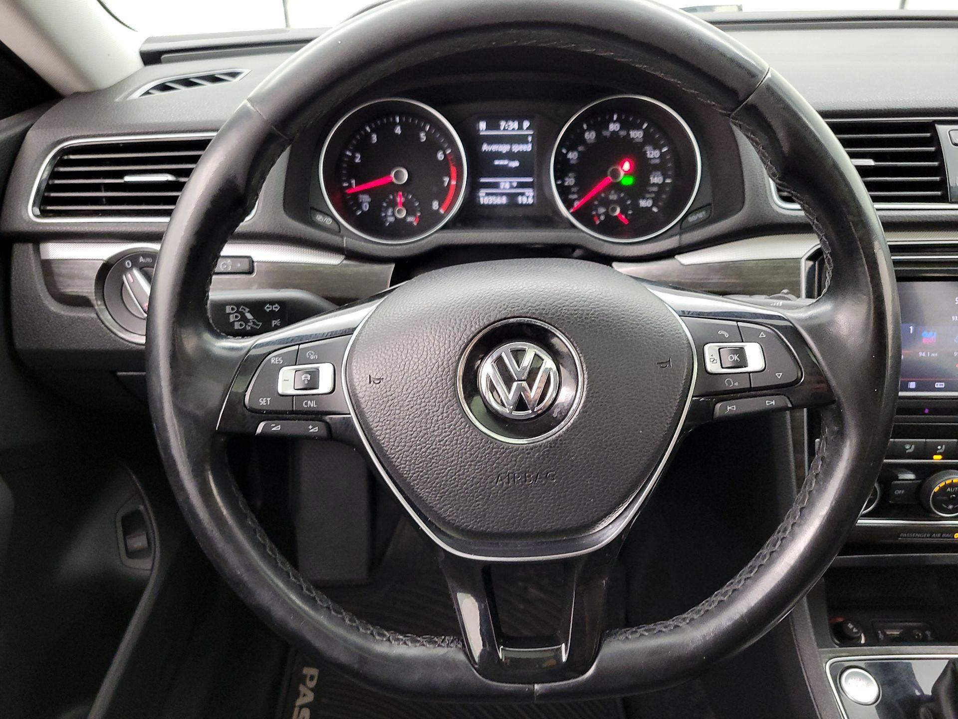 Thumbnail: 2018 Volkswagen Passat - 10