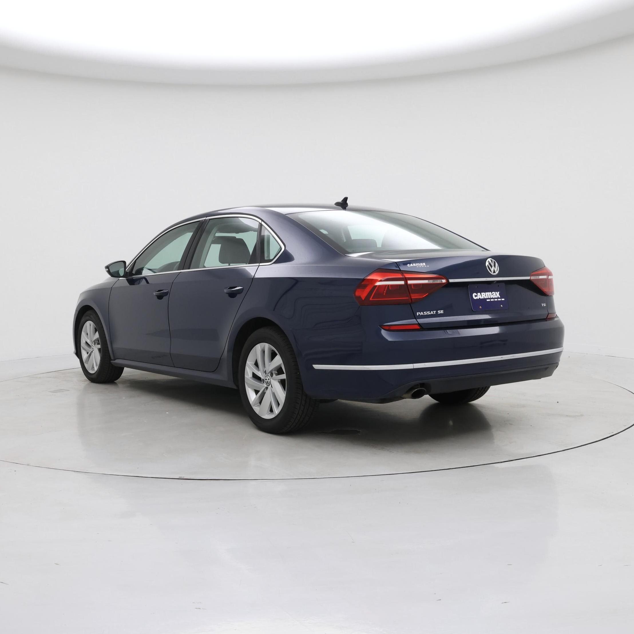 Thumbnail: 2018 Volkswagen Passat - 2