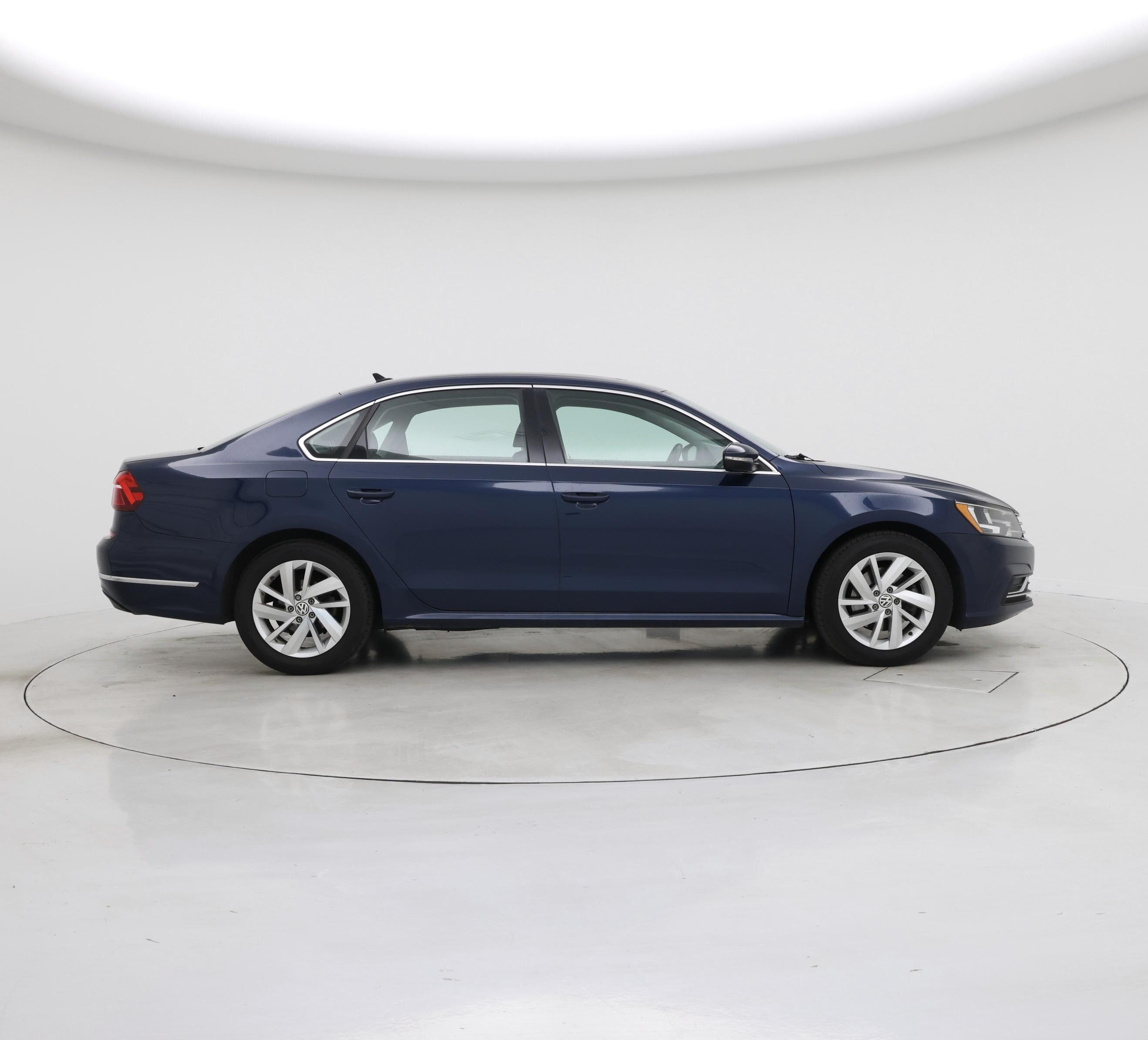 Thumbnail: 2018 Volkswagen Passat - 7