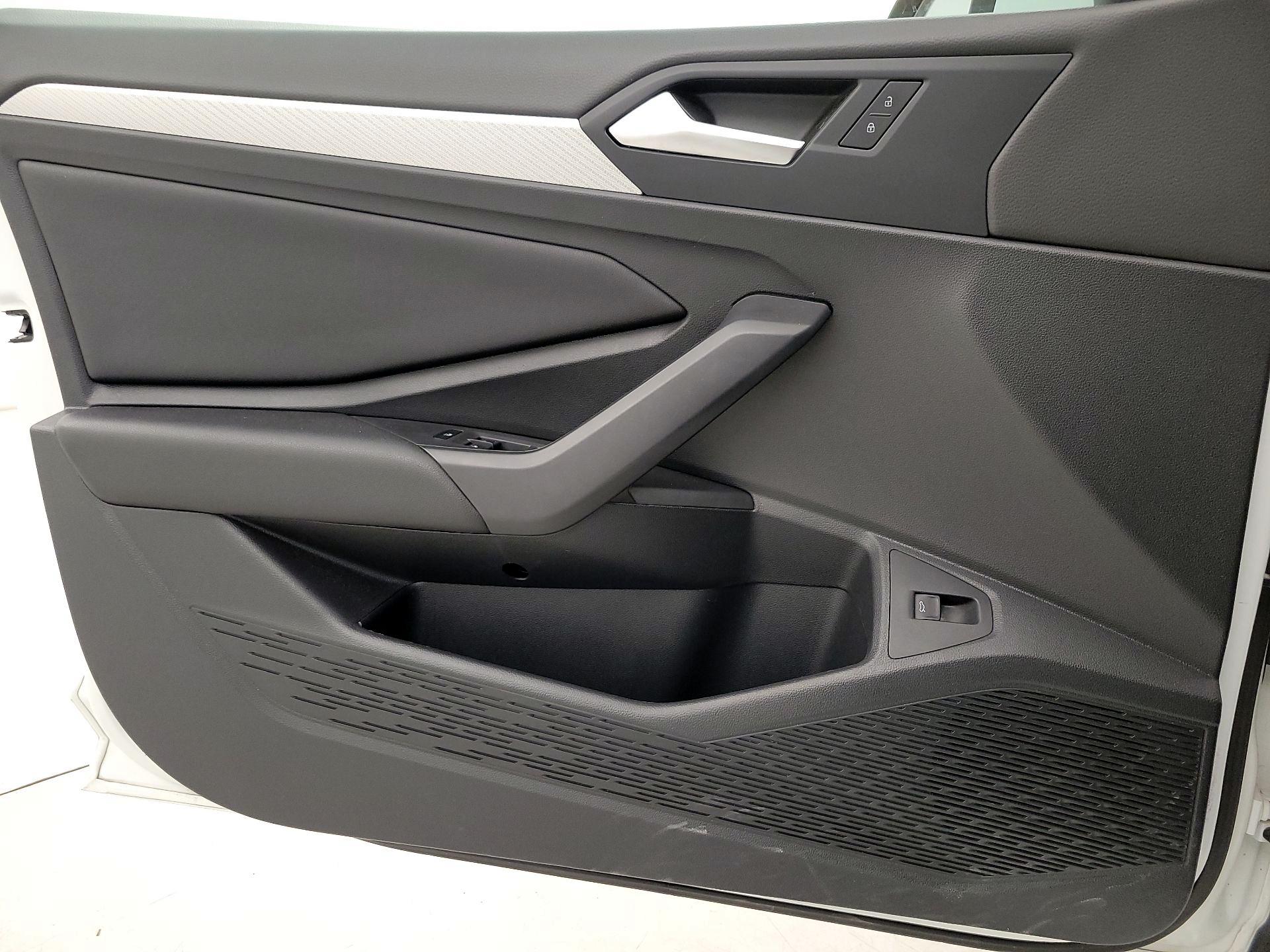 Thumbnail: 2019 Volkswagen Jetta - 12