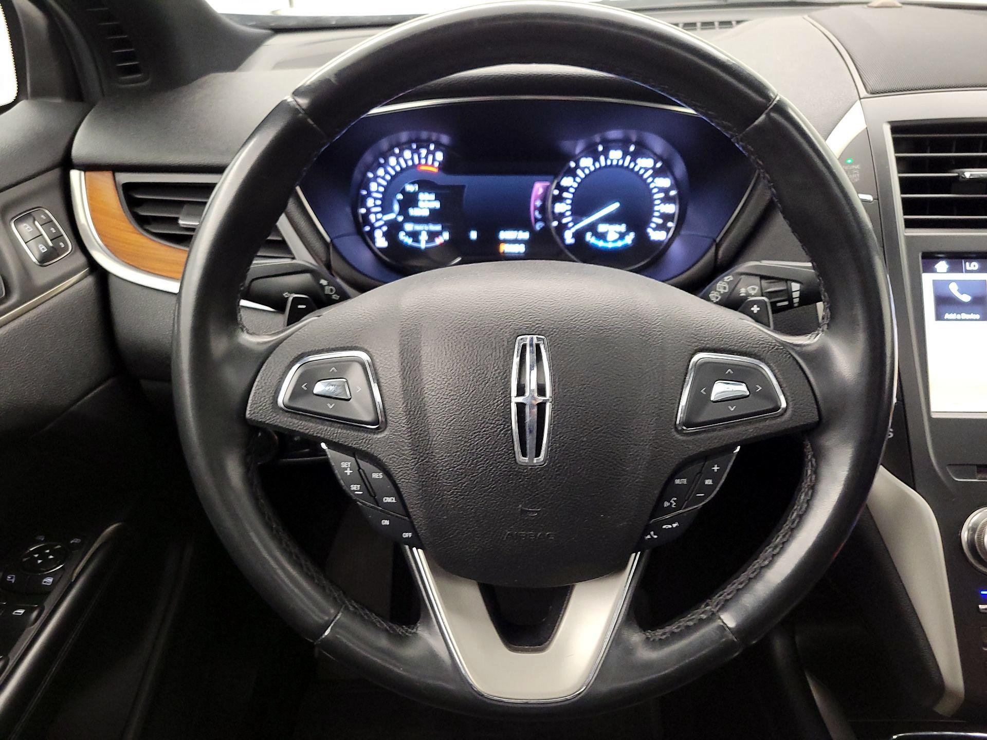 Thumbnail: 2017 Lincoln MKC - 10