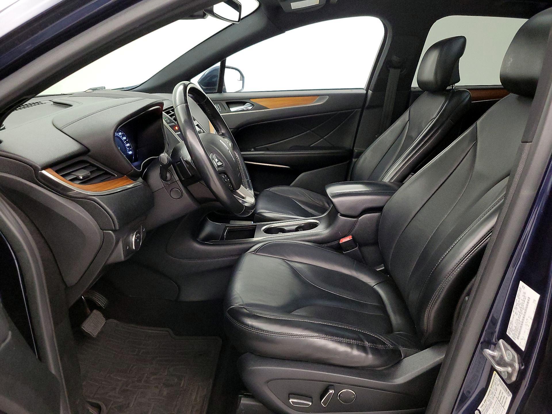 Thumbnail: 2017 Lincoln MKC - 11