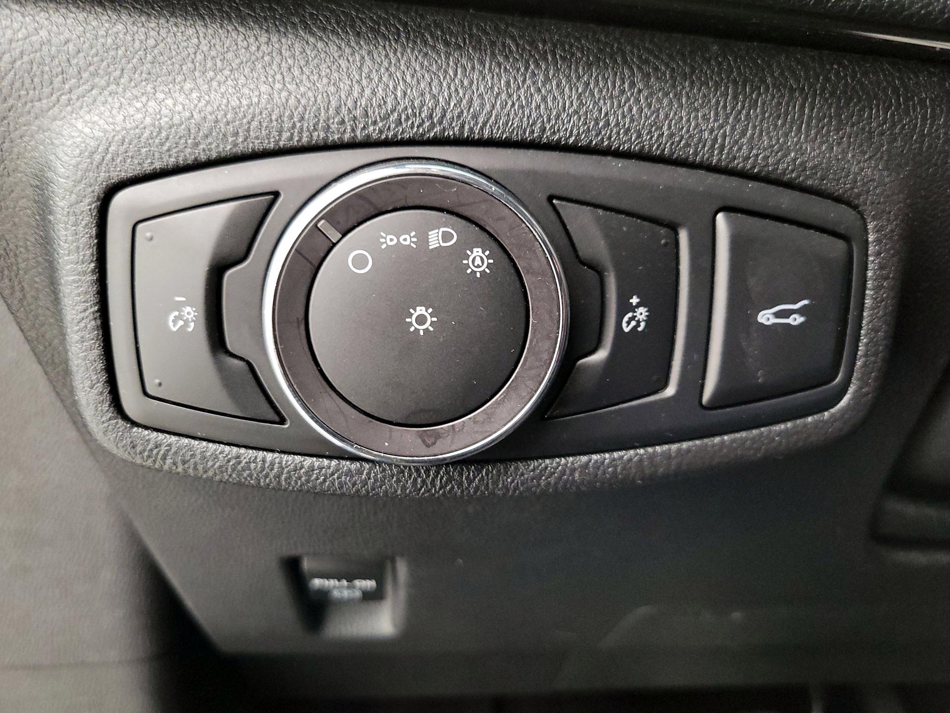 Thumbnail: 2017 Lincoln MKC - 13