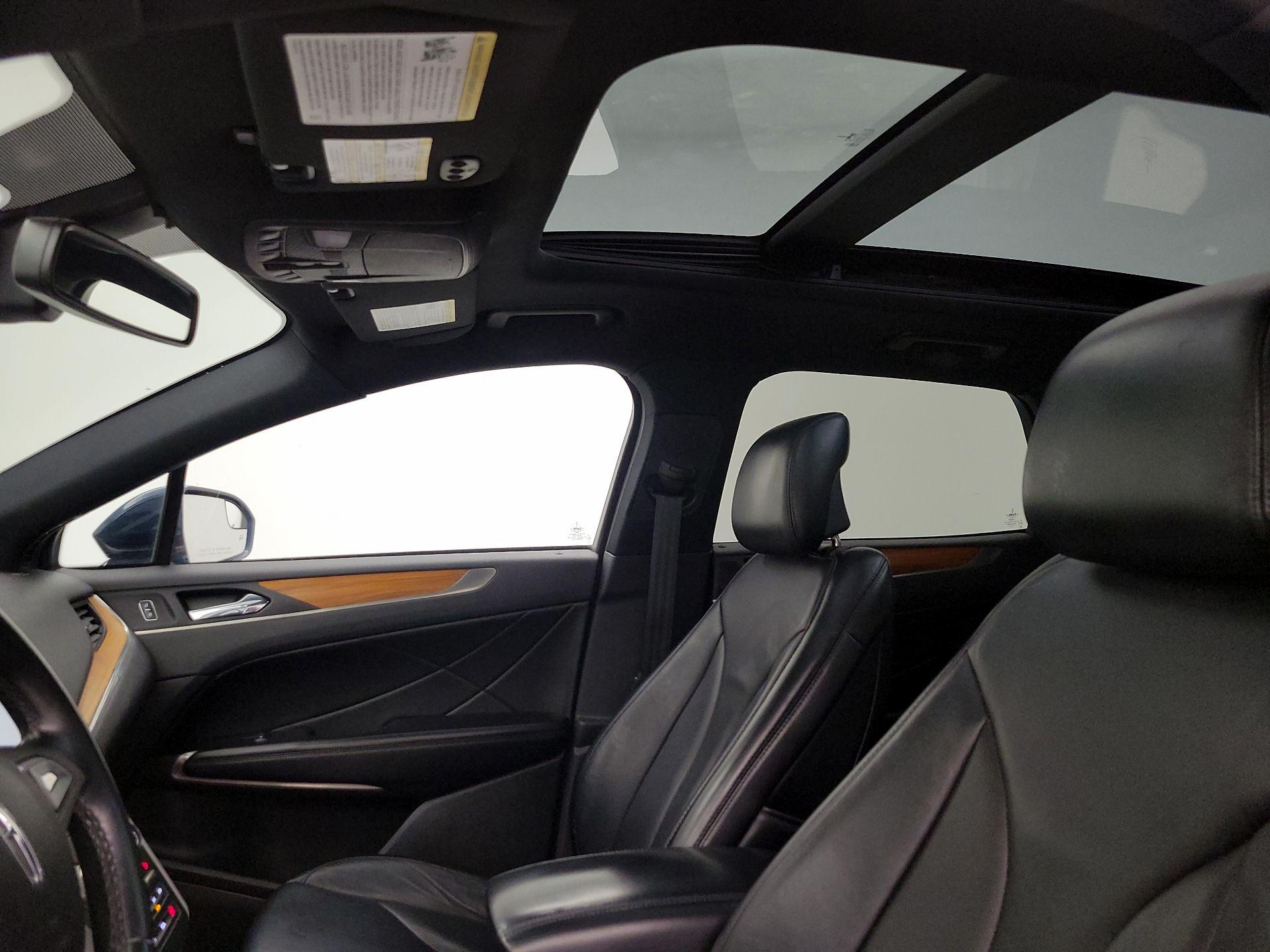 Thumbnail: 2017 Lincoln MKC - 19