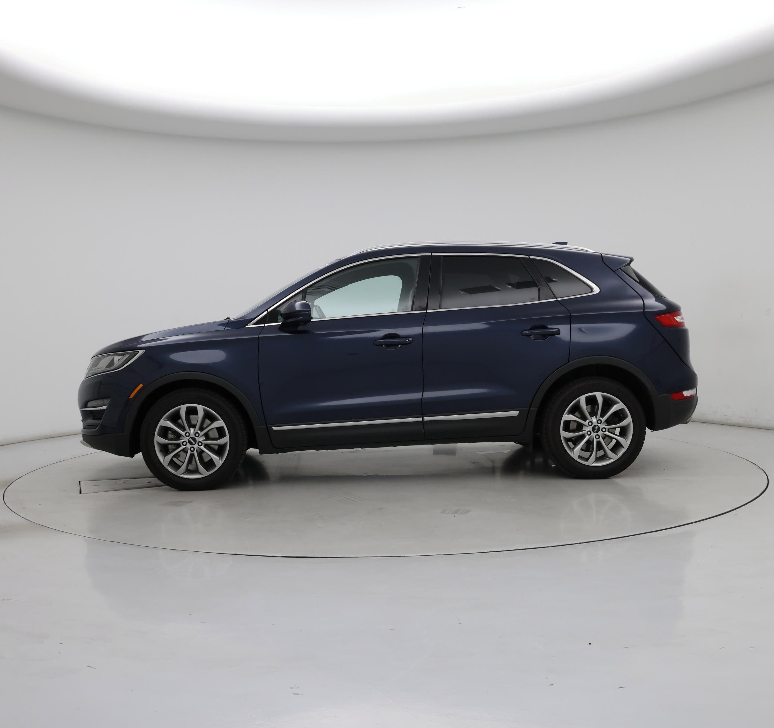 Thumbnail: 2017 Lincoln MKC - 3