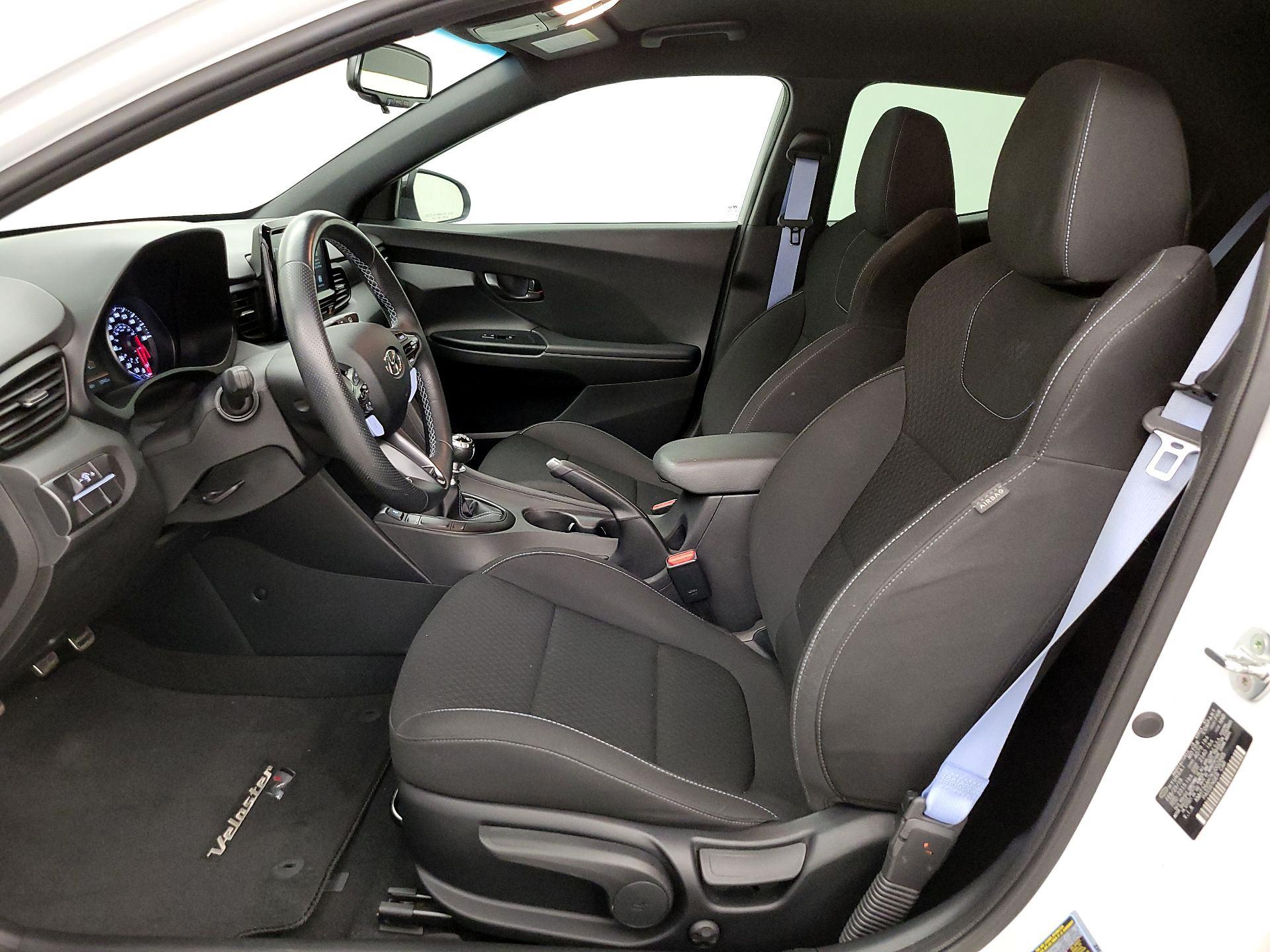 Thumbnail: 2019 Hyundai Veloster - 11