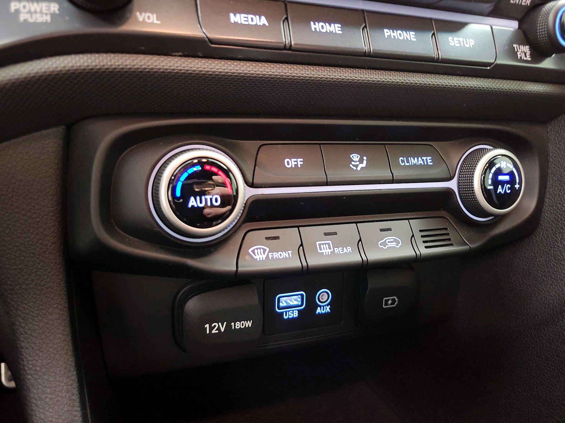 Thumbnail: 2019 Hyundai Veloster - 16